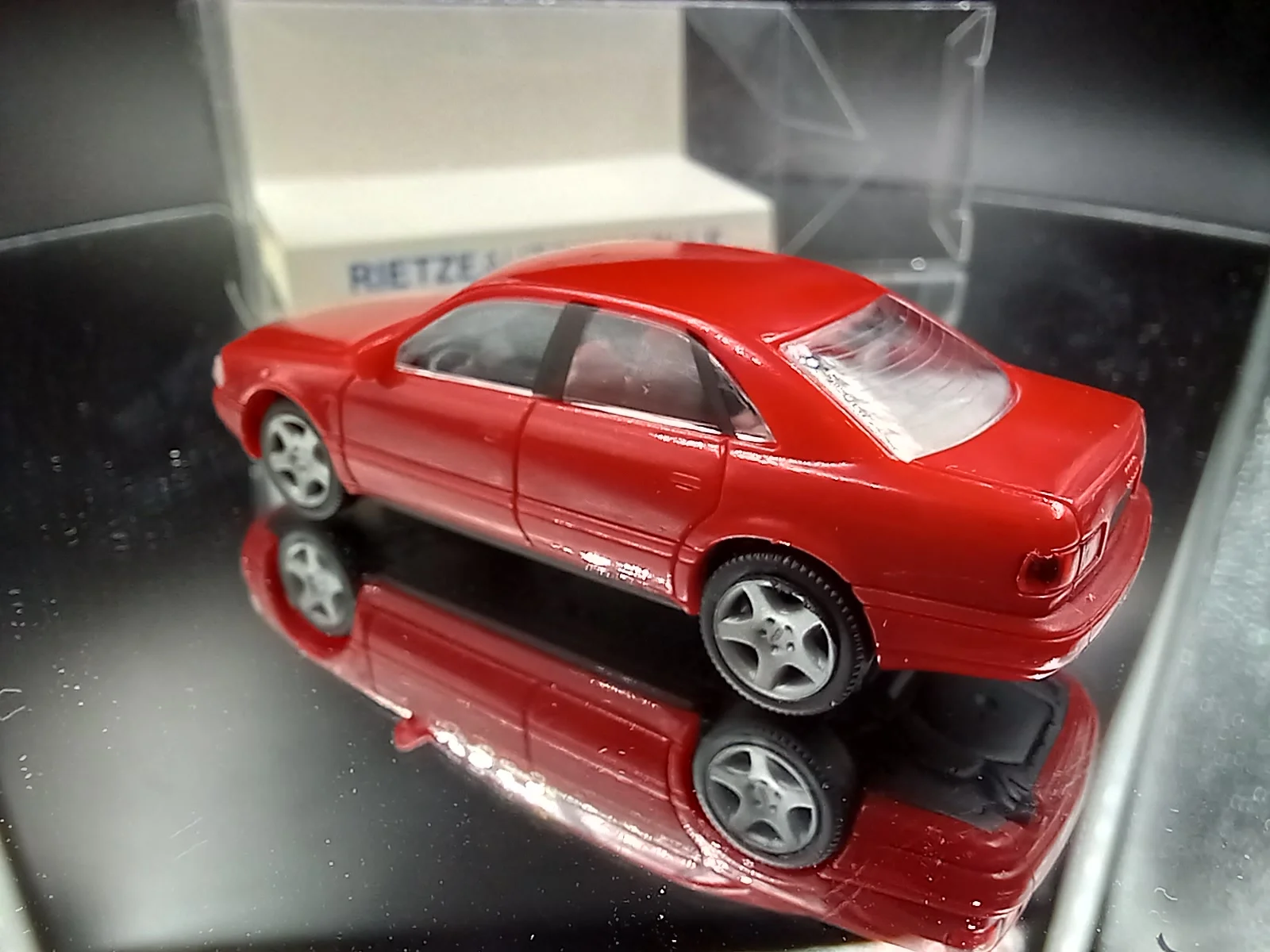 Audi A8 red 1/87 Rietze - миниатюра 5
