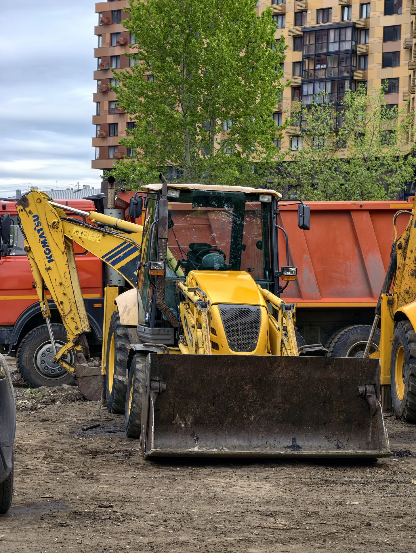 Komatsu wb 93r5 - миниатюра 2