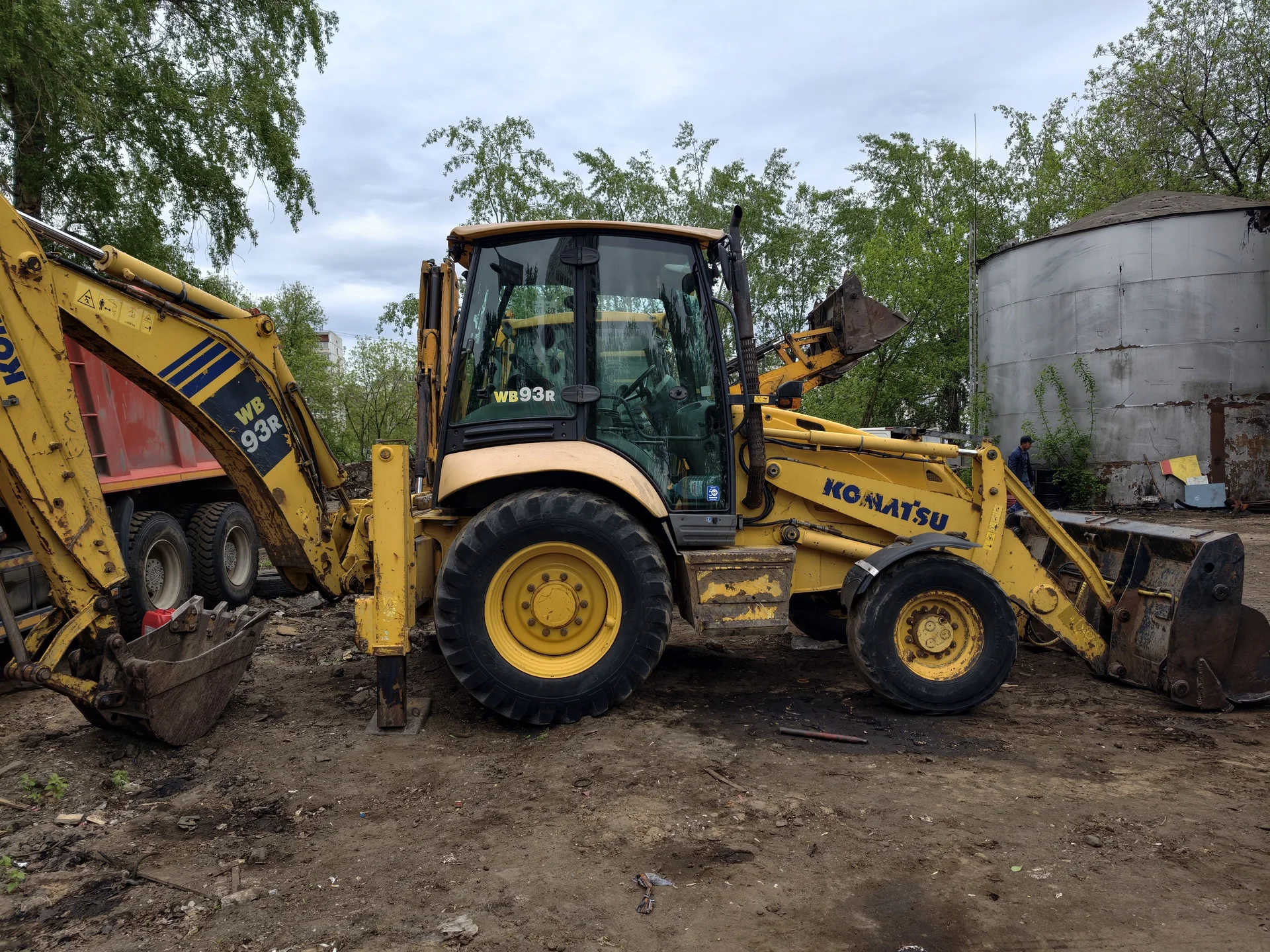 Komatsu wb 93r5 - миниатюра 3