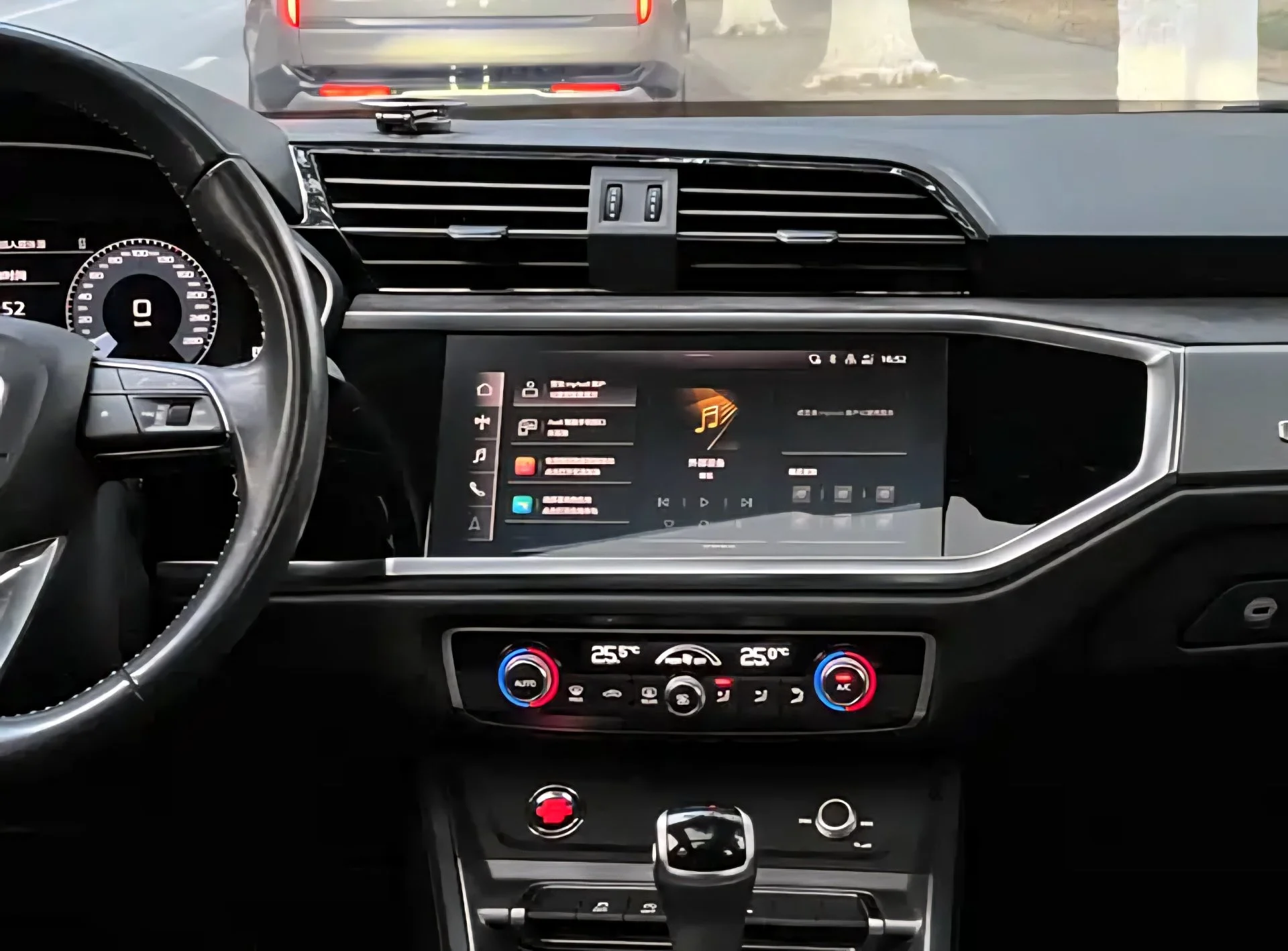 Audi Q3 - миниатюра 8