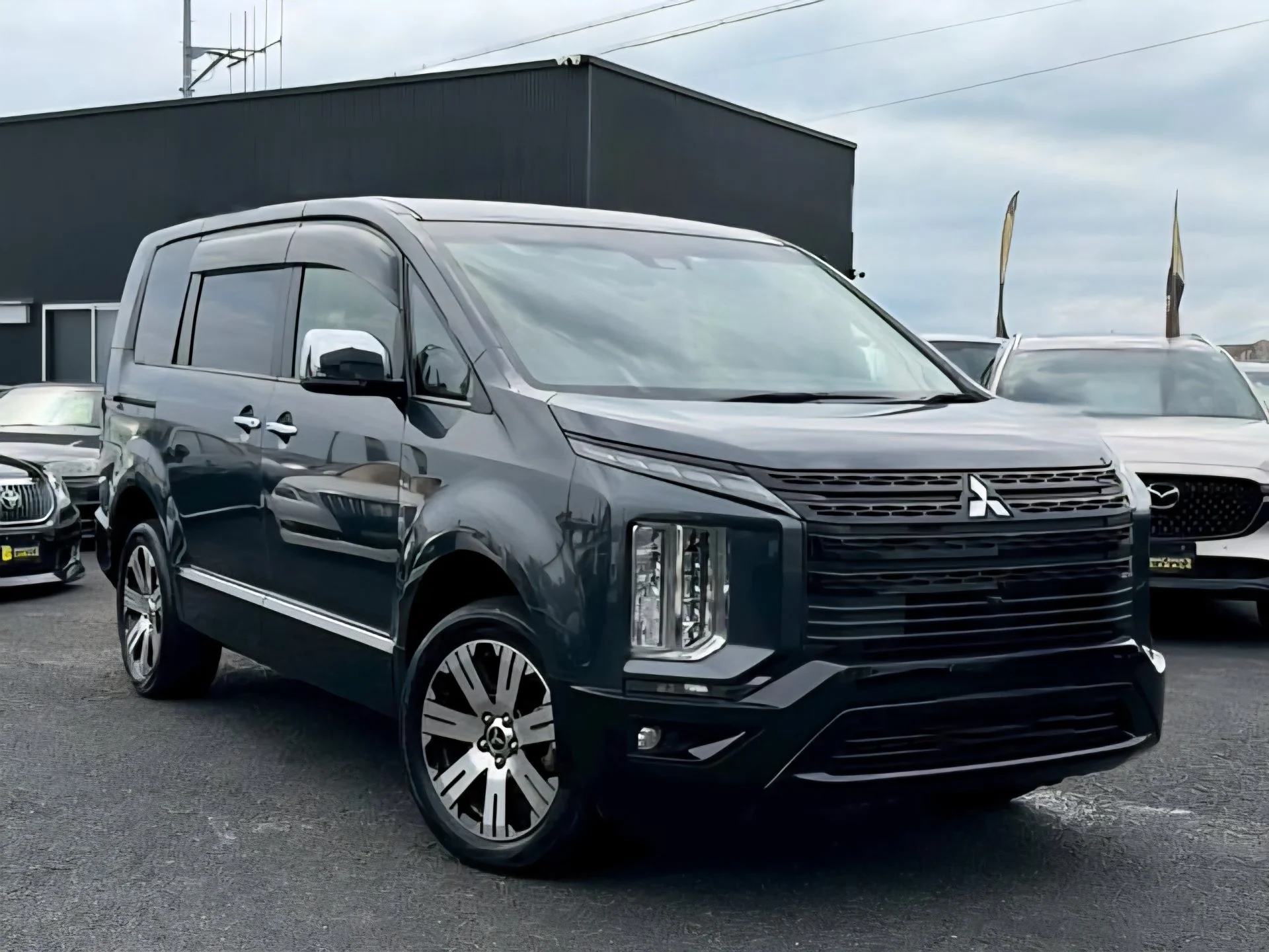 Mitsubishi Delica D5 - изображение 1