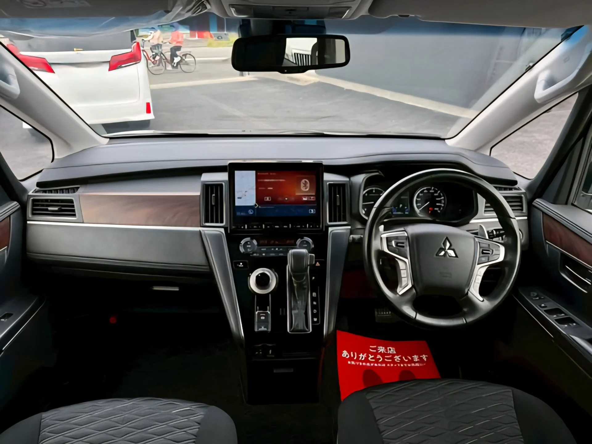 Mitsubishi Delica D5 - миниатюра 6