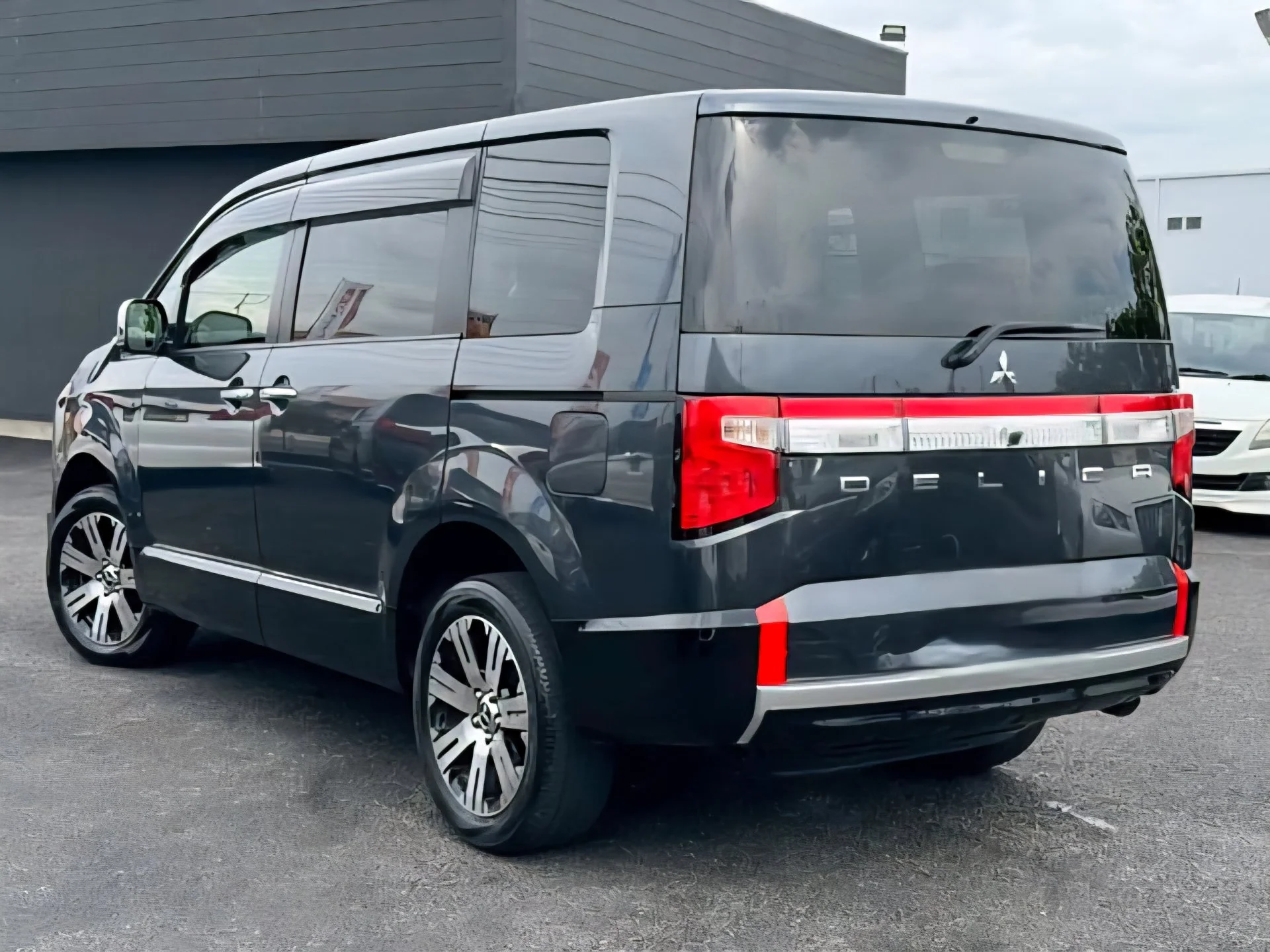 Mitsubishi Delica D5 - миниатюра 10