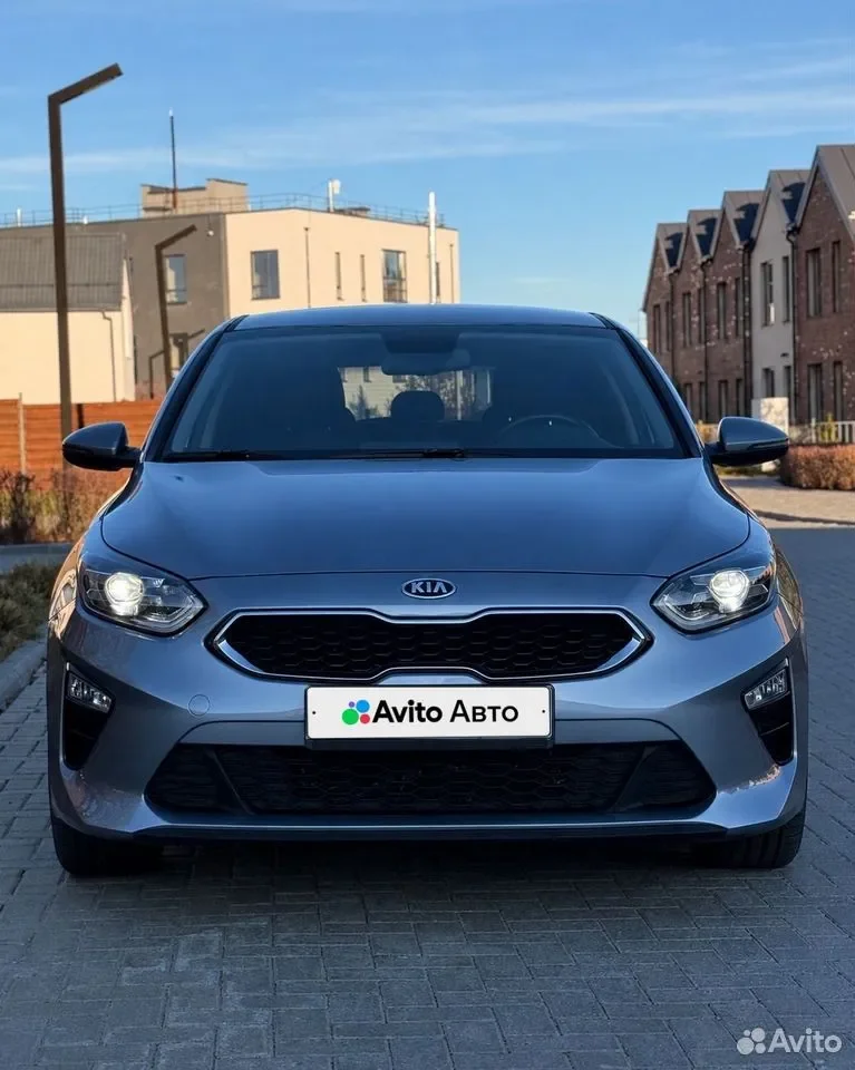 Kia Ceed III 1.4 T-GDI DCT Premium - миниатюра 2