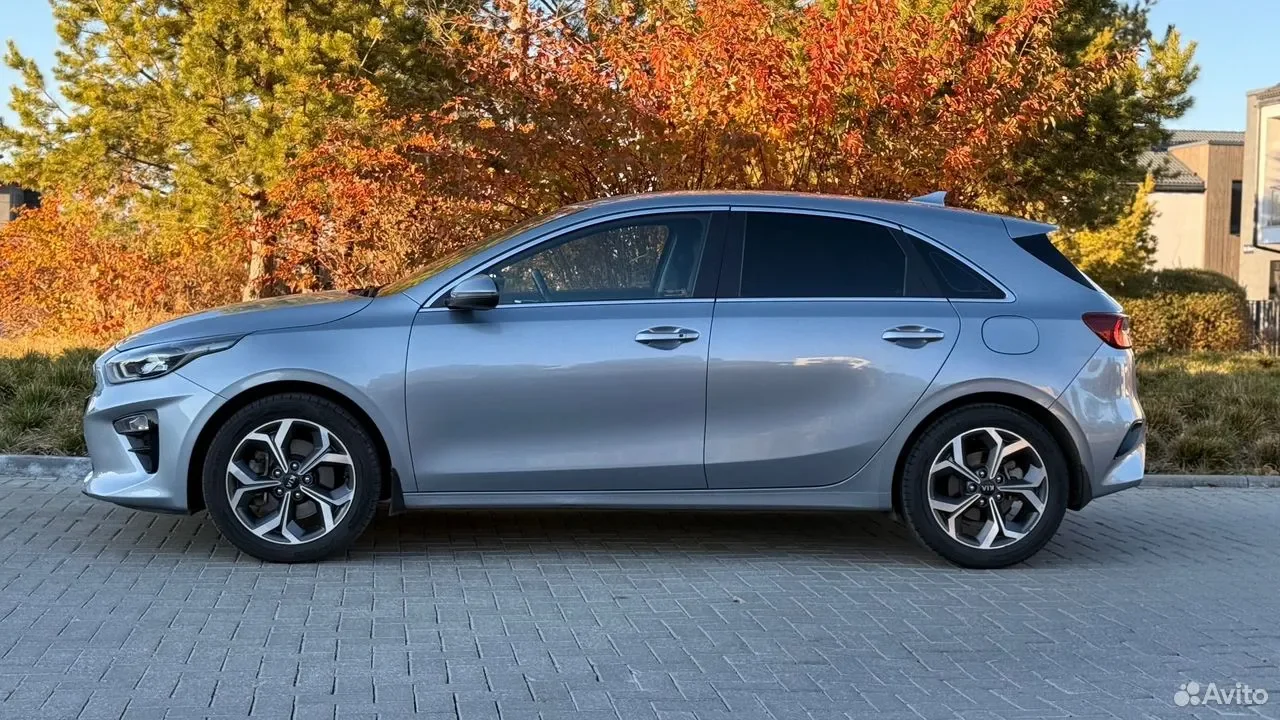 Kia Ceed III 1.4 T-GDI DCT Premium - миниатюра 4