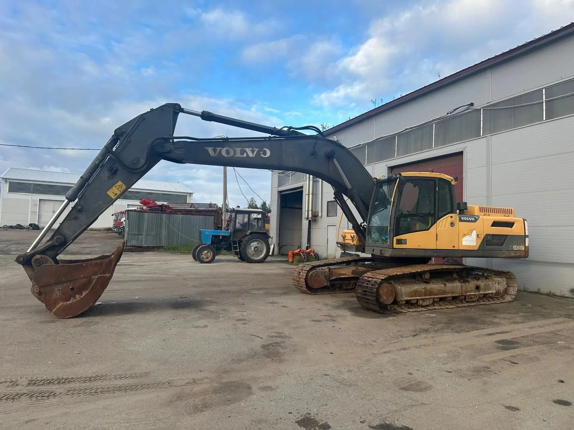 Экскаватор VOLVO EC250DL - миниатюра 3