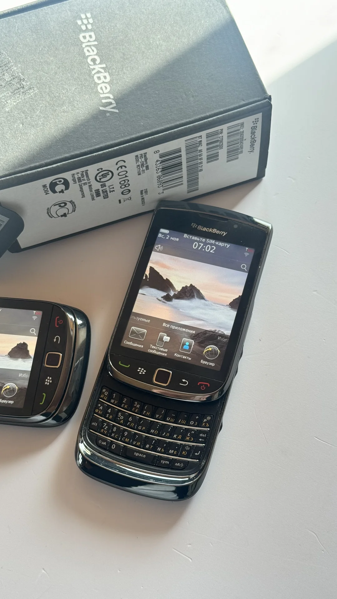 BlackBerry Torch 9800, 4 ГБ - изображение 1