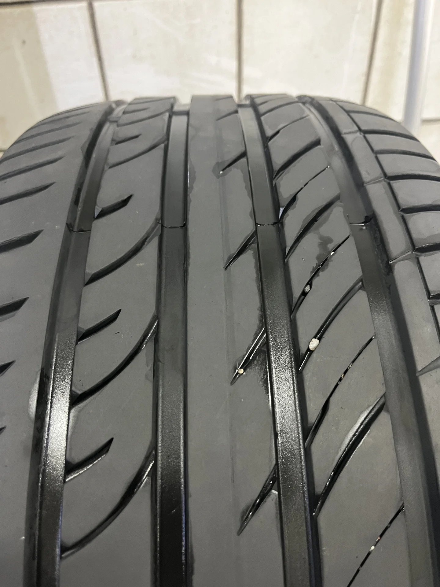 Одна покрышка 295 40 r21 - миниатюра 2