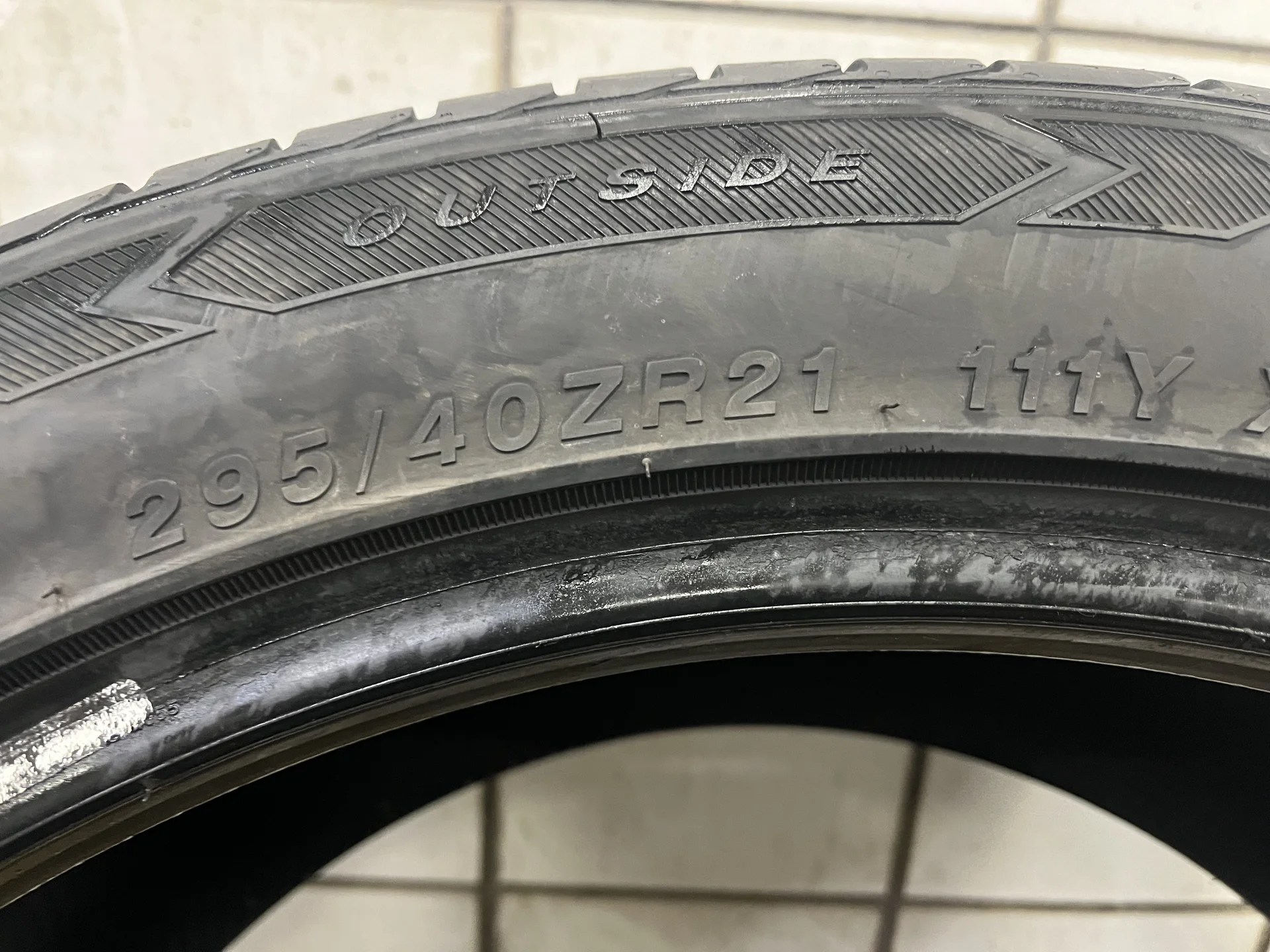 Одна покрышка 295 40 r21 - миниатюра 3