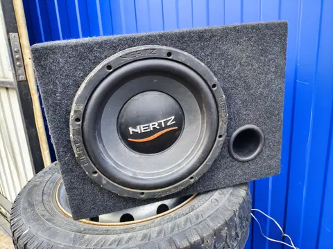 Автомобильный сабвуфер Hertz ES300