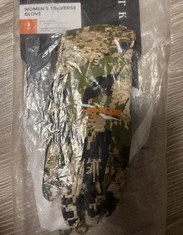 Женские перчатки Sitka Traverse Glove S и M