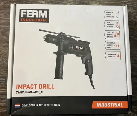 Ударная дрель Ferm PDM1049P K 710 Вт