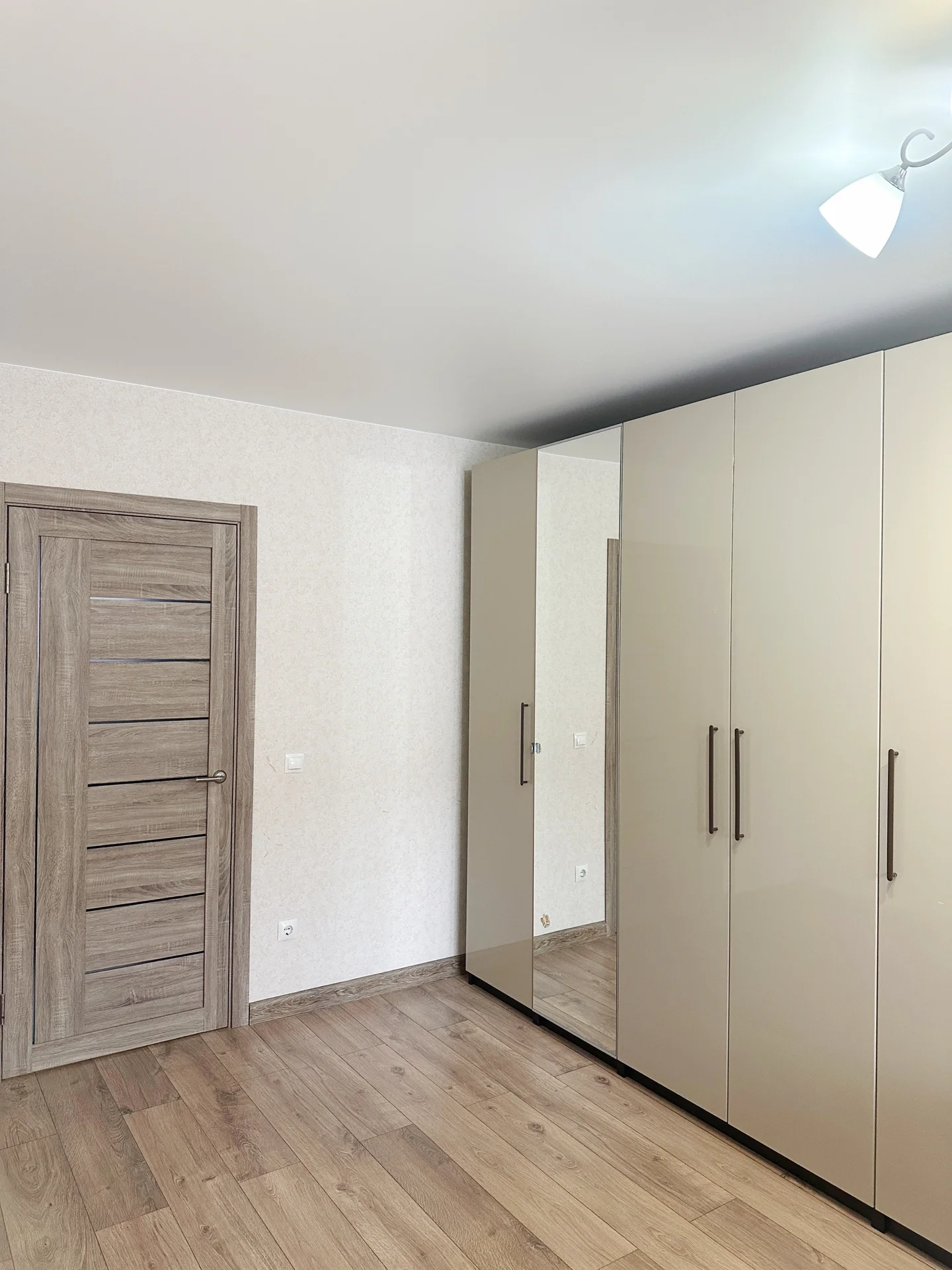 Продаю 3к.кв. 74м2 с ремонтом и мебелью - миниатюра 8