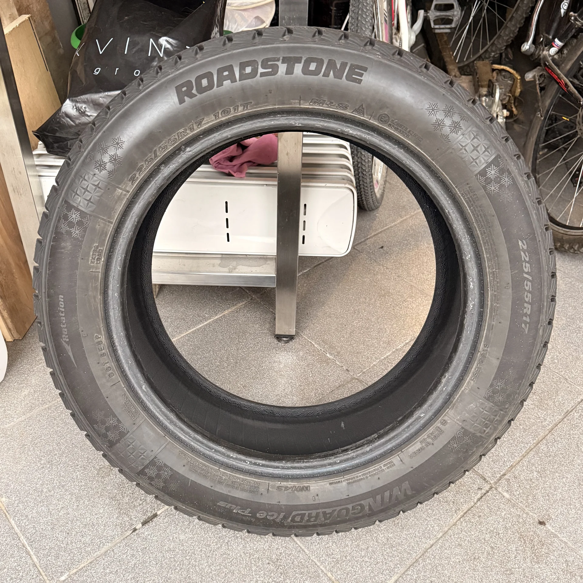Зимняя резина Roadstone Winguard Ice plus R17 - миниатюра 3