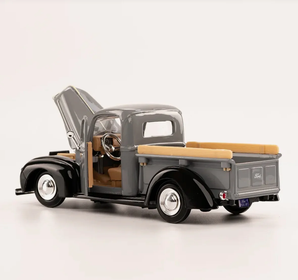 Модель автомобиля 1/24 FORD JAILBAR 1942г. - миниатюра 4