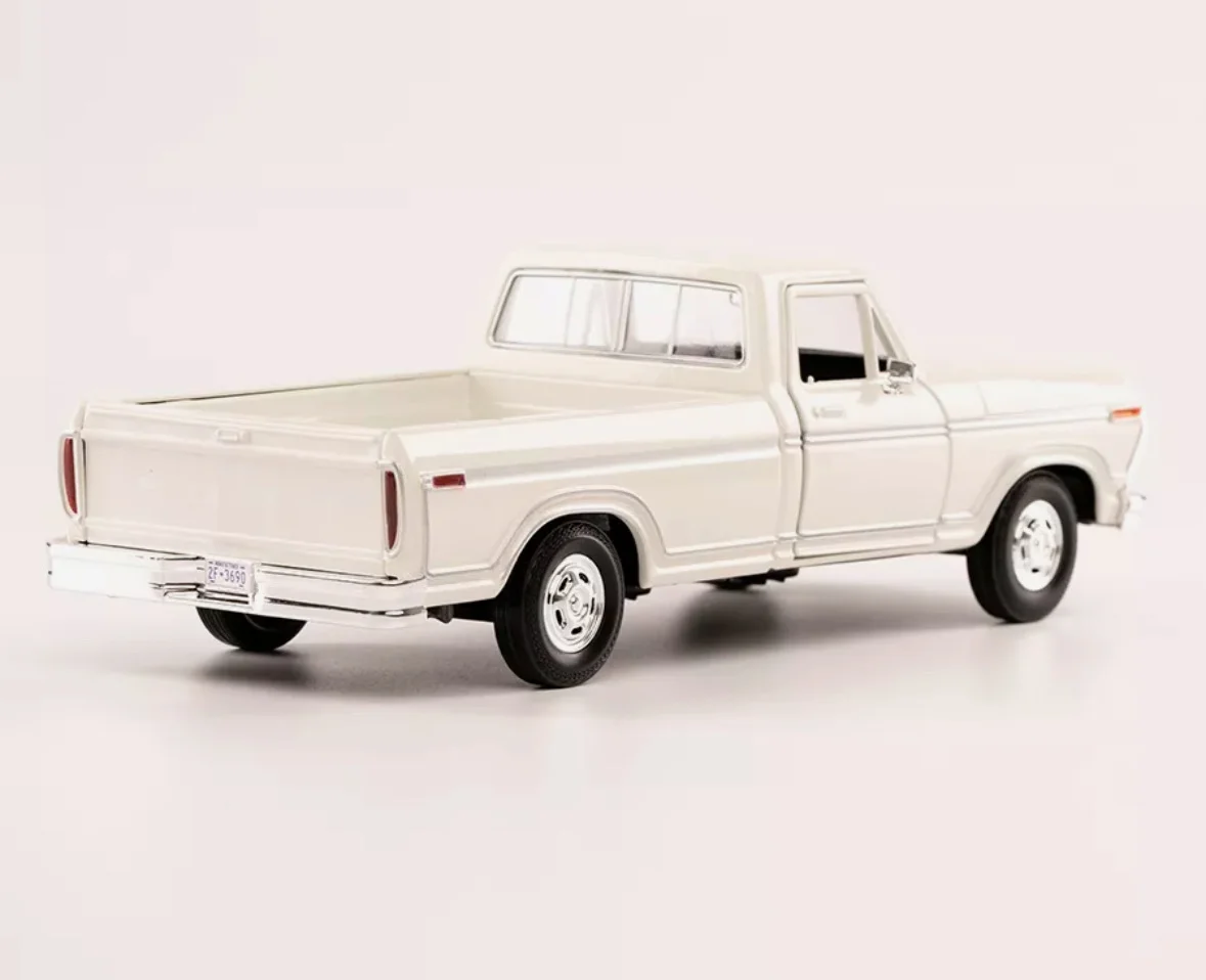 Модель автомобиля 1/24 FORD F150 custom - миниатюра 5