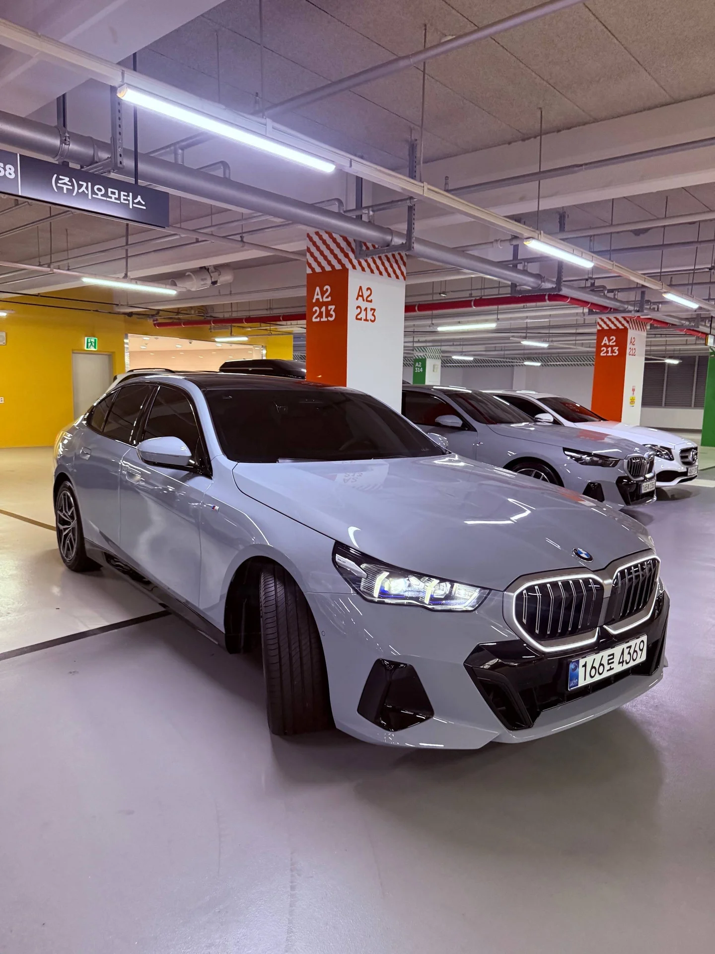 BMW 520i M sport - миниатюра 2