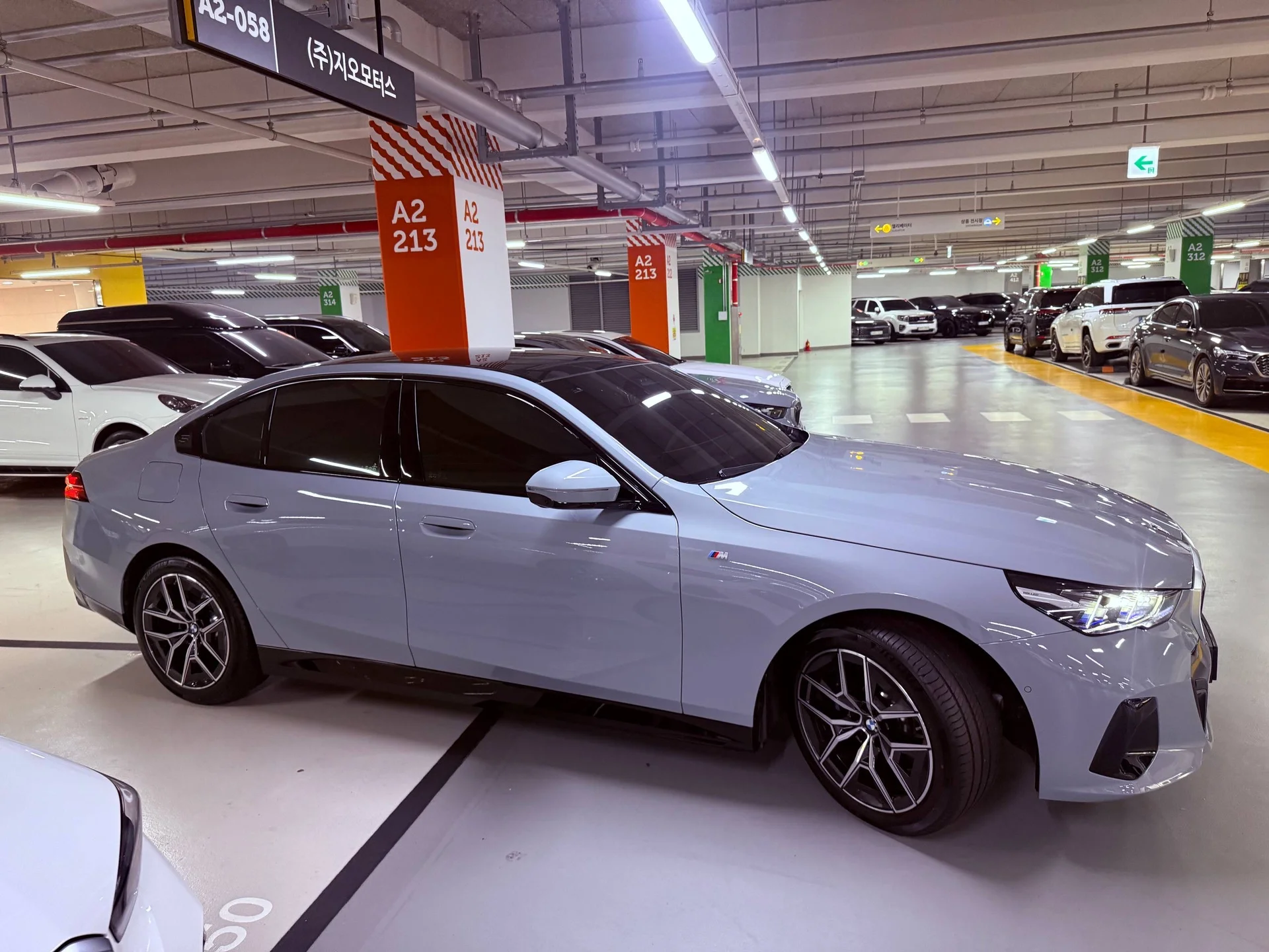 BMW 520i M sport - миниатюра 4