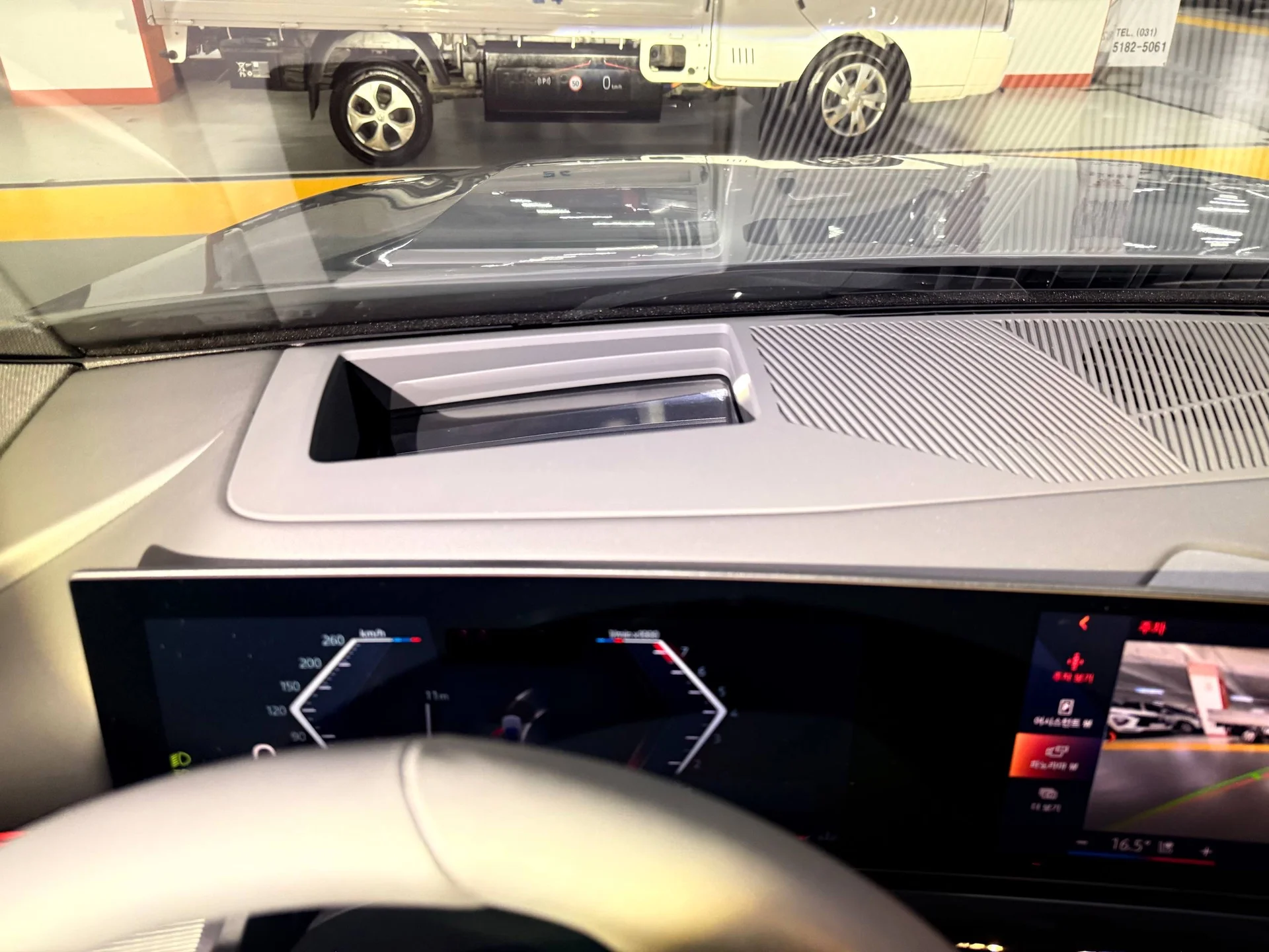 BMW 520i M sport - миниатюра 14