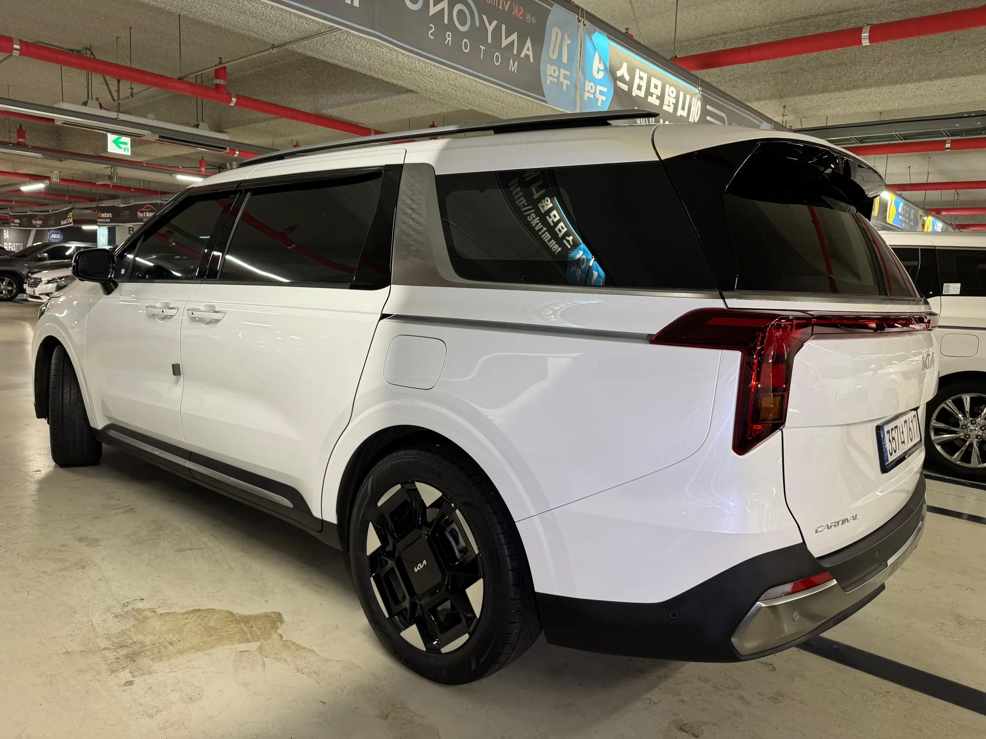 Kia Karnival 2.2d 2024 7 мест, с люками. - миниатюра 24