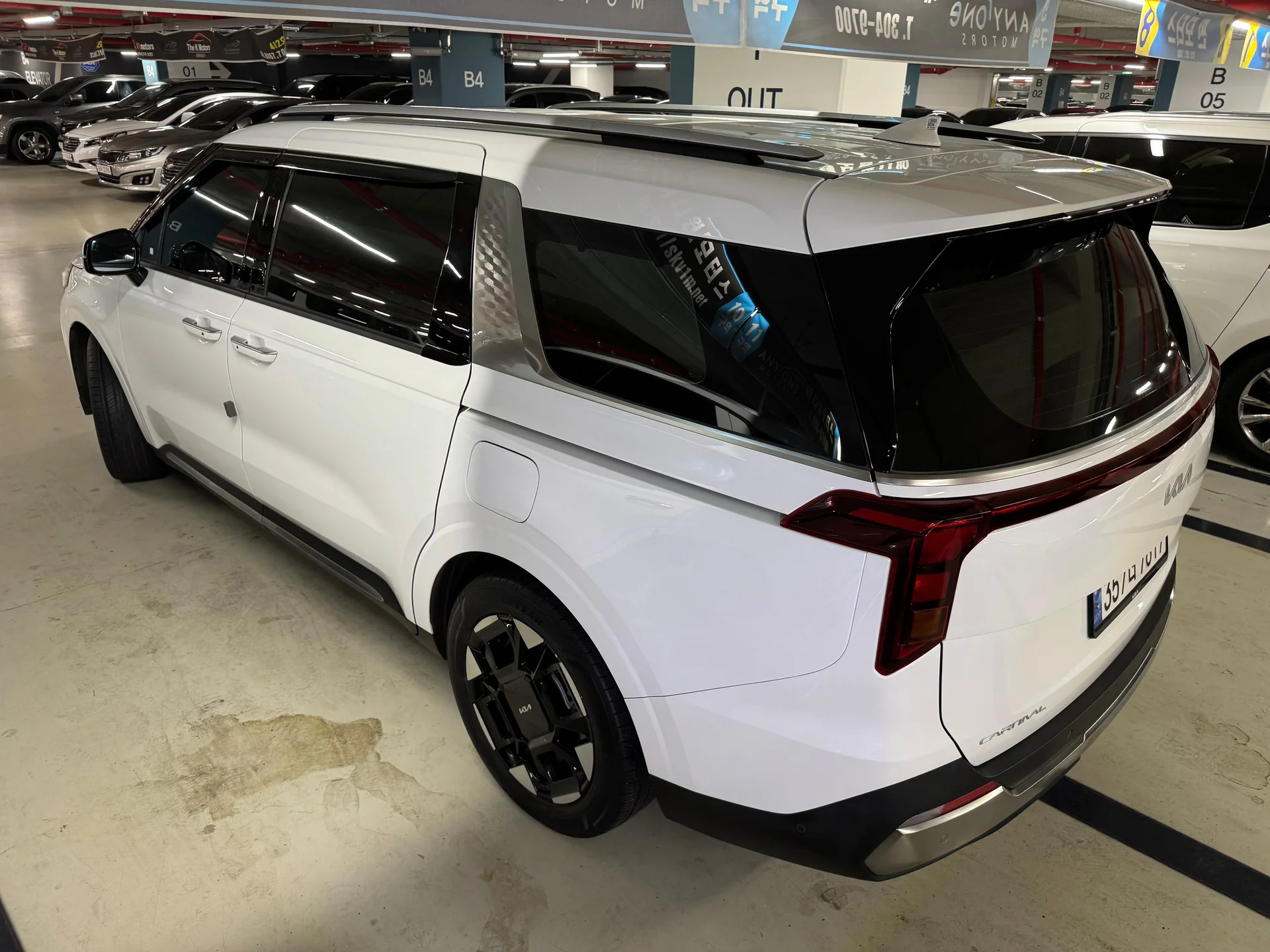 Kia Karnival 2.2d 2024 7 мест, с люками. - миниатюра 9