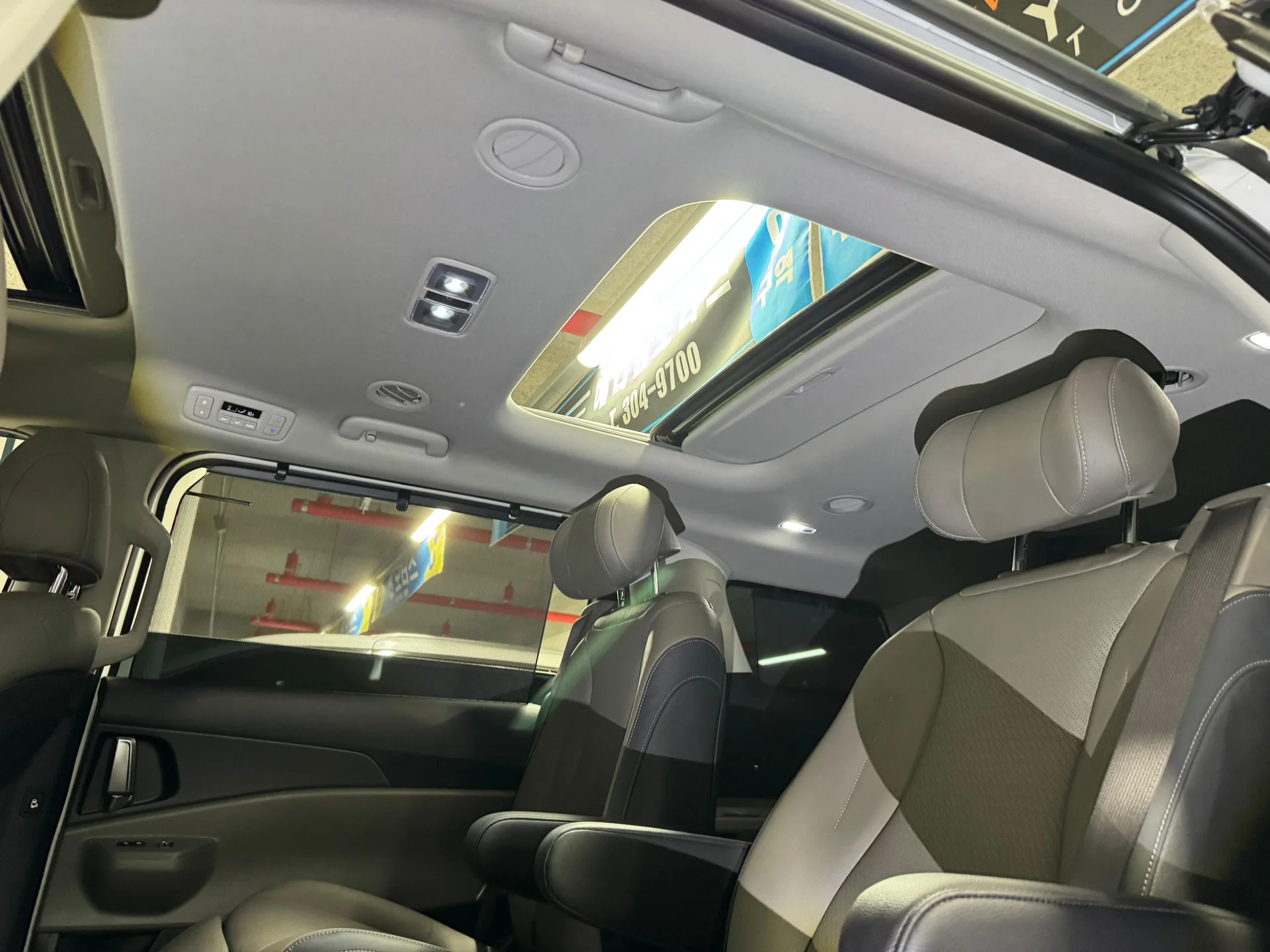 Kia Karnival 2.2d 2024 7 мест, с люками. - миниатюра 15