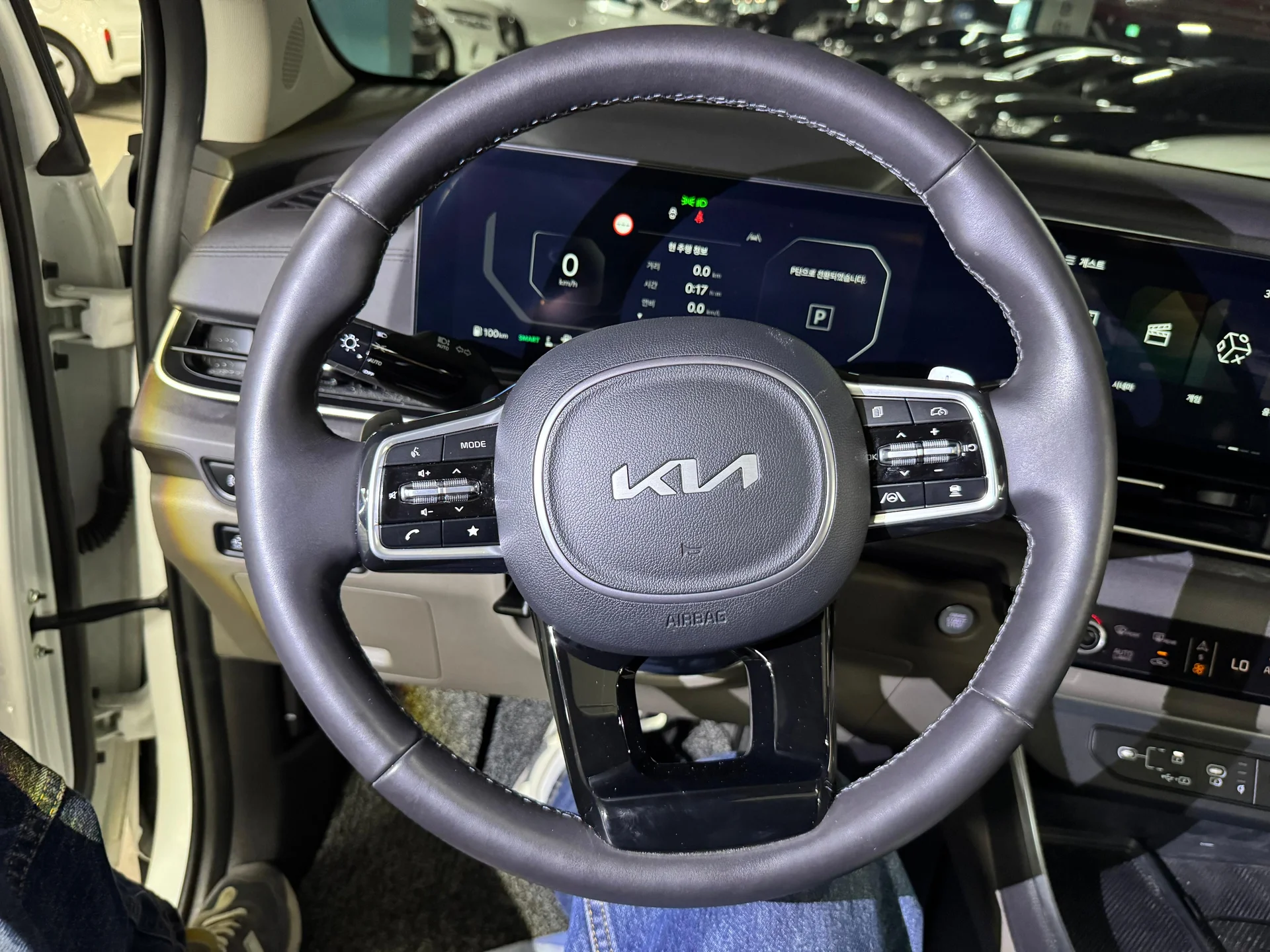 Kia Karnival 2.2d 2024 7 мест, с люками. - миниатюра 21