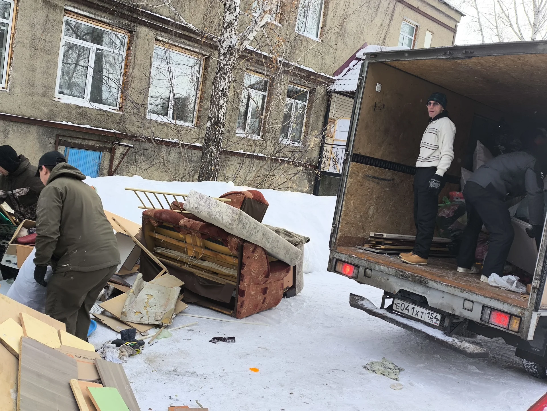 Вывоз Мусора,старой мебели,Хлама,Грузчики - миниатюра 3