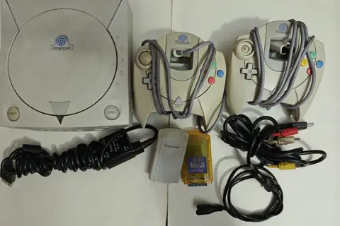Комплект Sega Dreamcast (Европа, PAL) + 2 геймпада