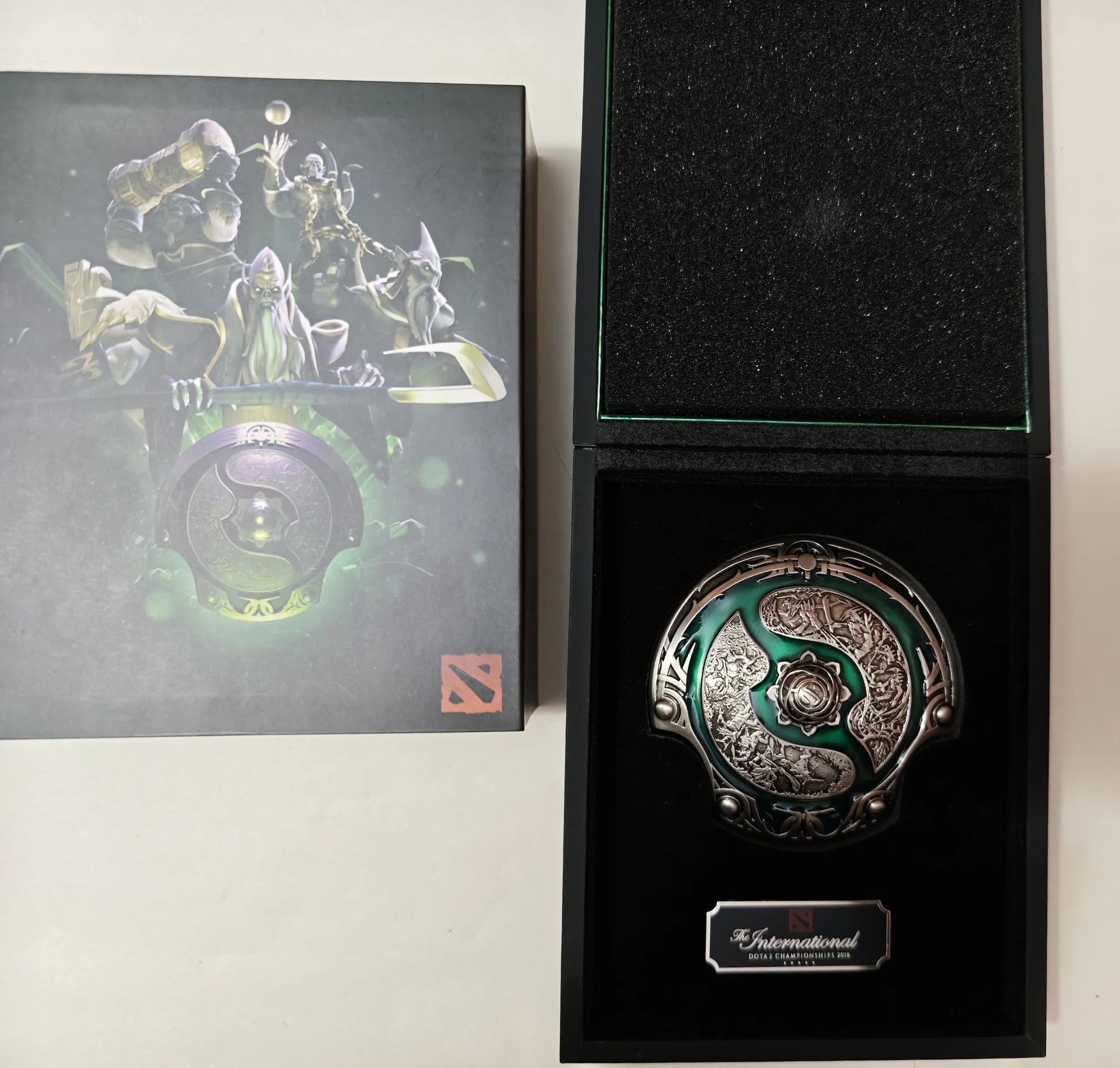 Коллекционный Aegis 2018 Dota 2 Original - изображение 1