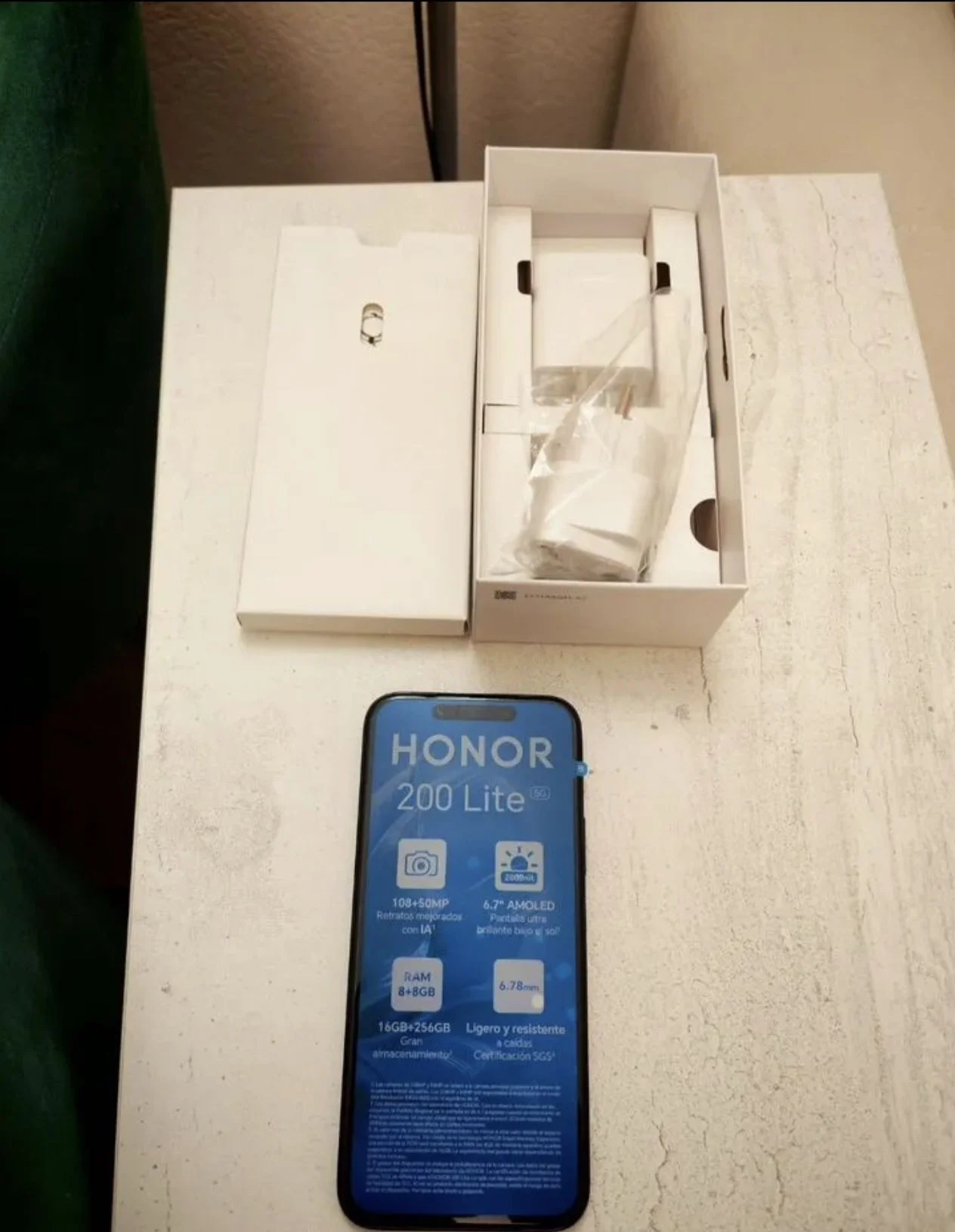 Honor 200 lite 8/256 - изображение 1