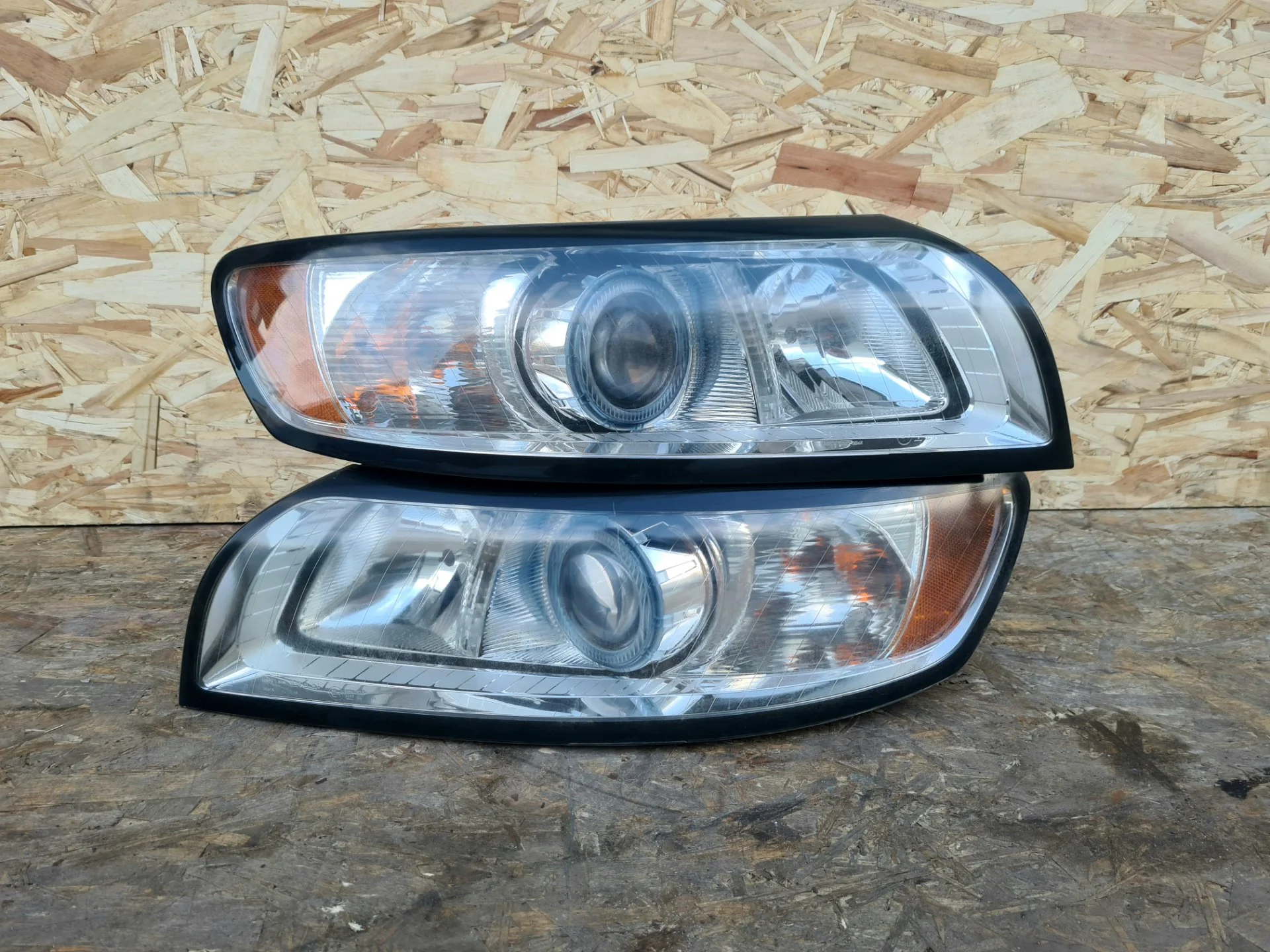 Фары Volvo S40 08-12 Ксенон Комплект - изображение 1