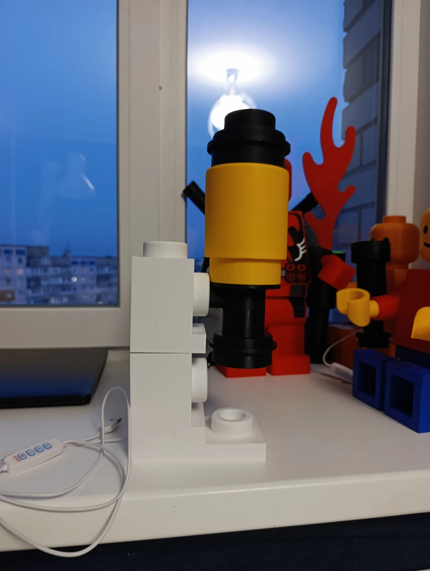 Ночник в стиле Lego - миниатюра 2