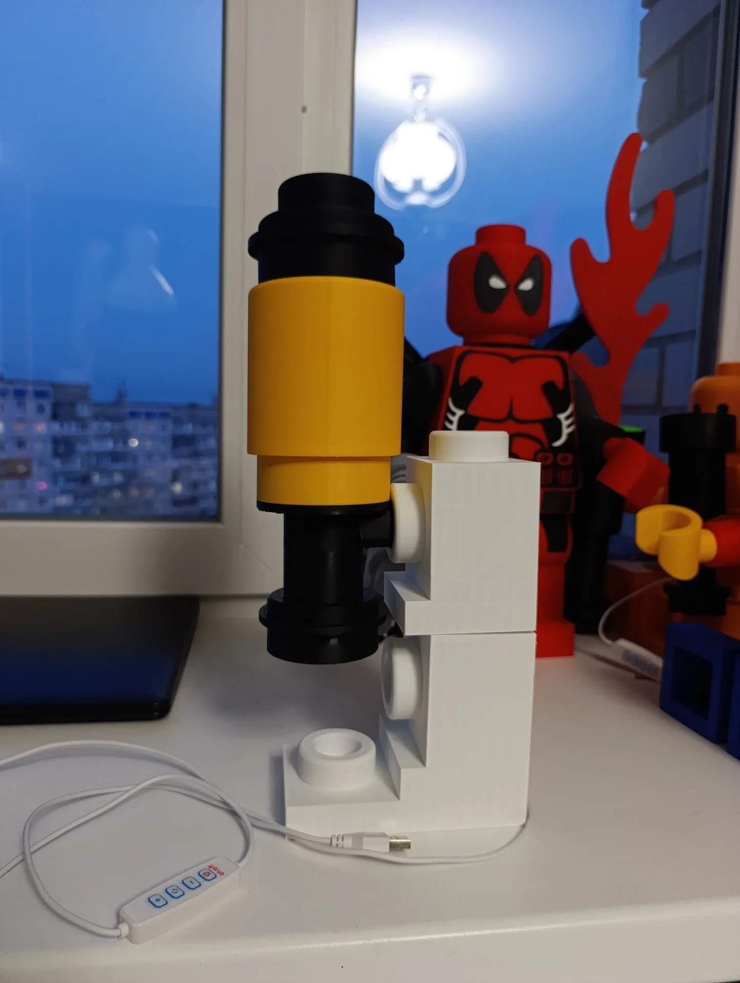 Ночник в стиле Lego - миниатюра 4