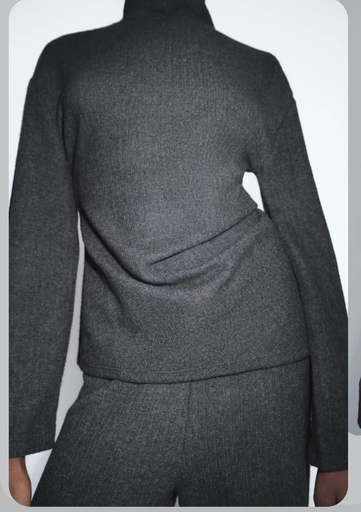 Пуловер женский ZARA НОВЫЙ - миниатюра 2