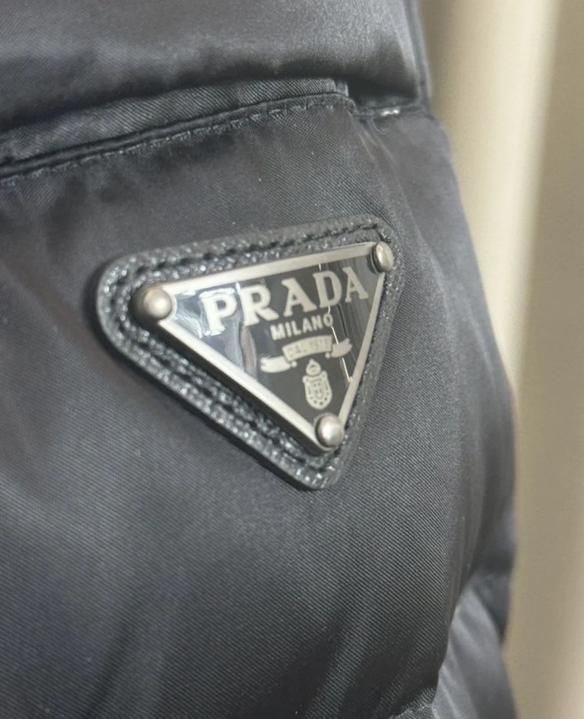 Пуховик Prada оригинал черный - миниатюра 3