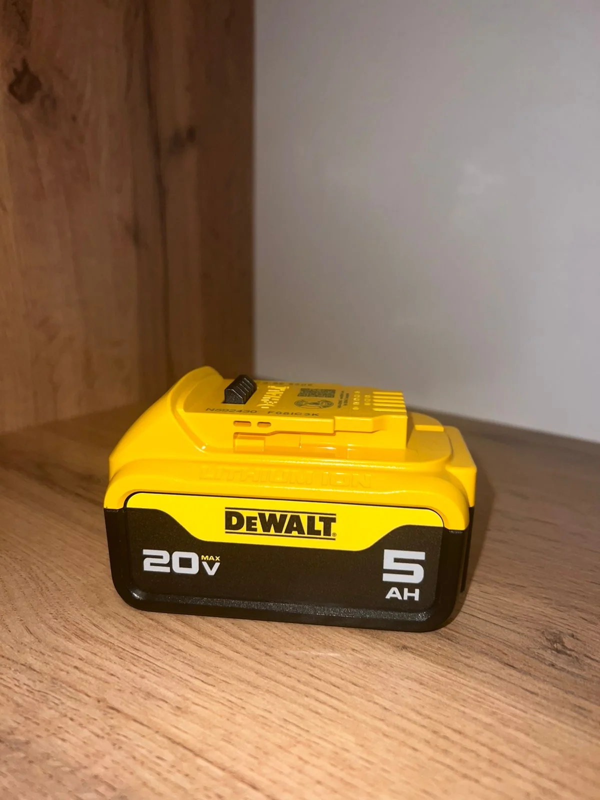 Аккумулятор DEWALT dcb205 ( dcb184 ) - миниатюра 7