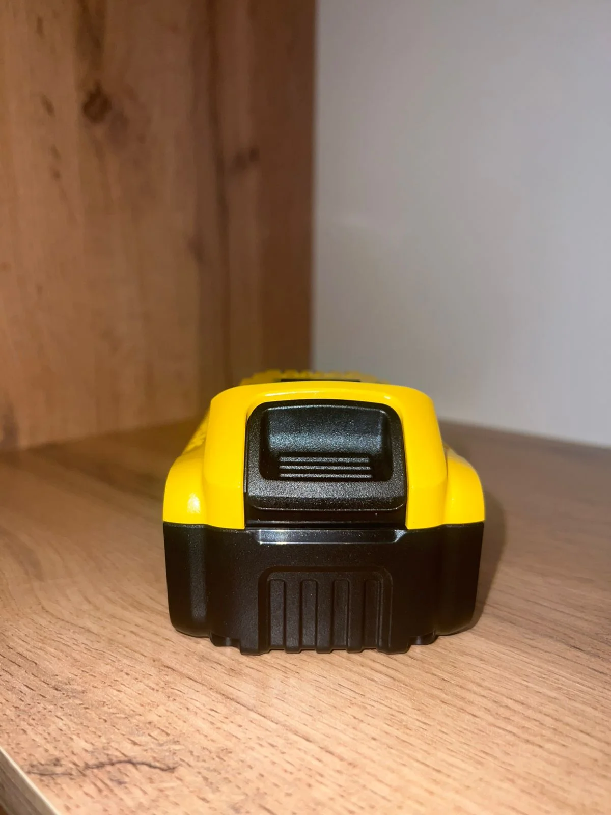Аккумулятор DEWALT dcb205 ( dcb184 ) - миниатюра 9