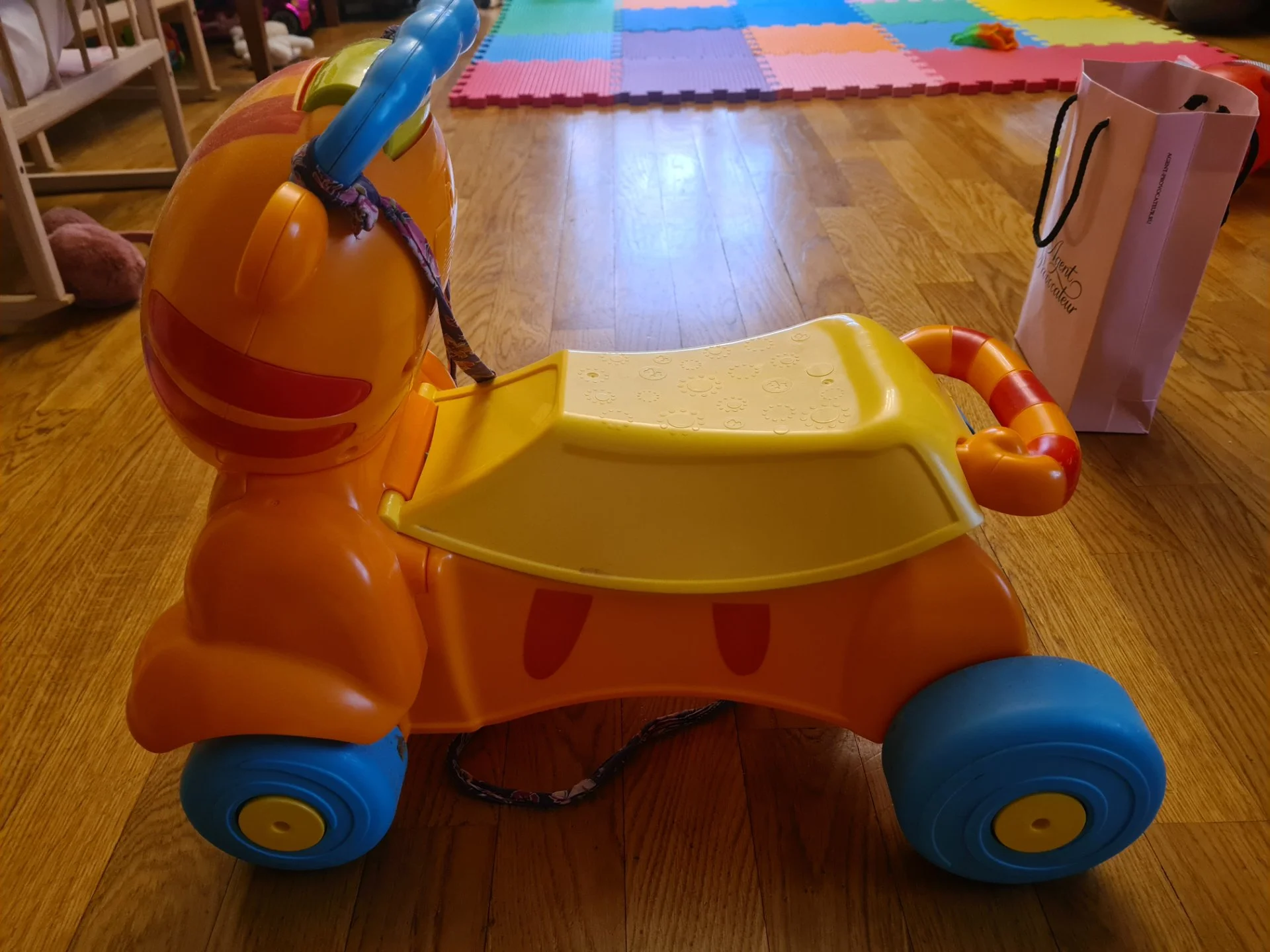 Тигренок каталка- ходунки fisher price - миниатюра 3