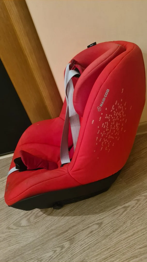 Автомобильное кресло с базой maxi cosi pearl - миниатюра 2