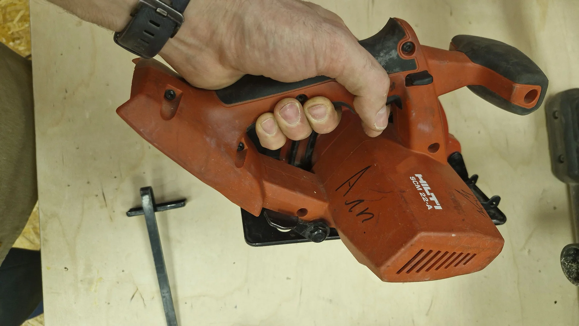Циркулярная пила Hilti SCM 22-A по металлу - миниатюра 8