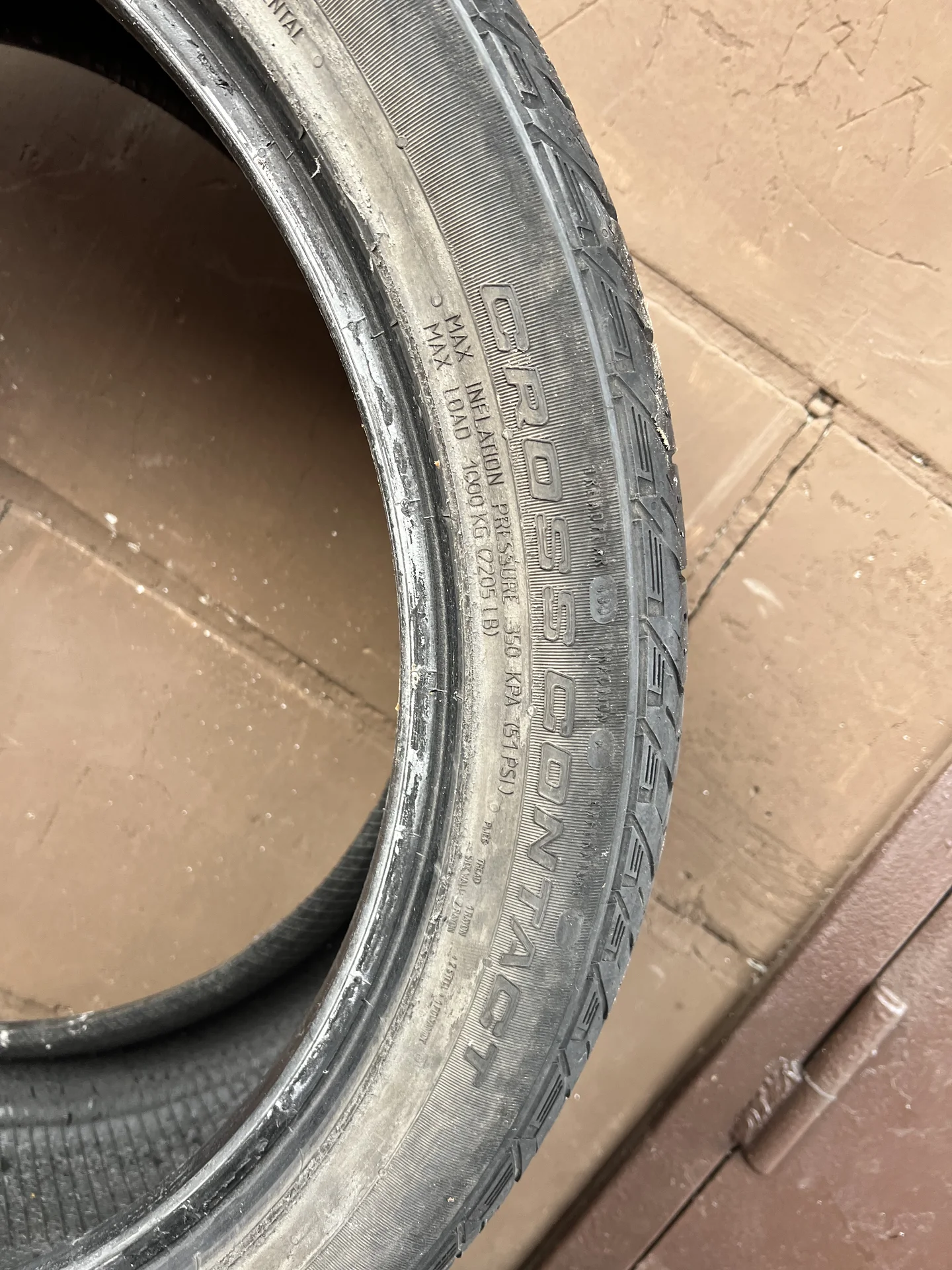 Покрышка continental 275/40/22 - изображение 1