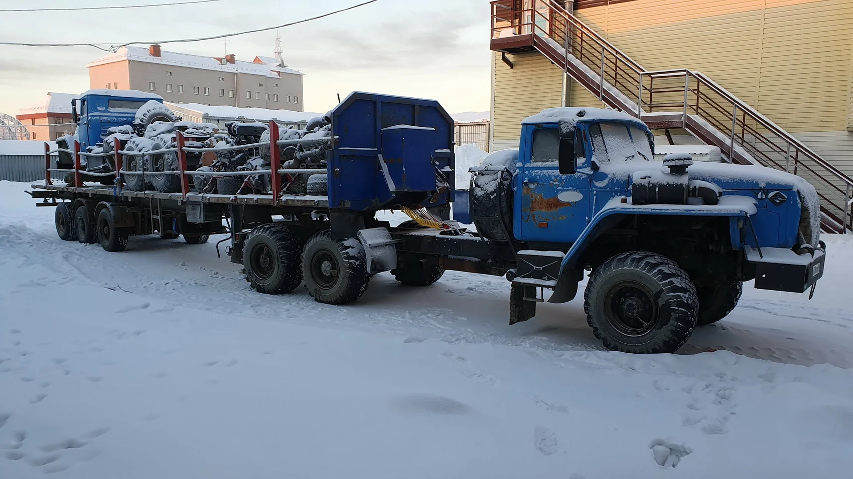Продам: с/т Урал + п/прицеп НЕФАЗ-93341 длина-14,5м. + трал ЧМЗАП-93853, 2013г.в. ОТС! - миниатюра 19