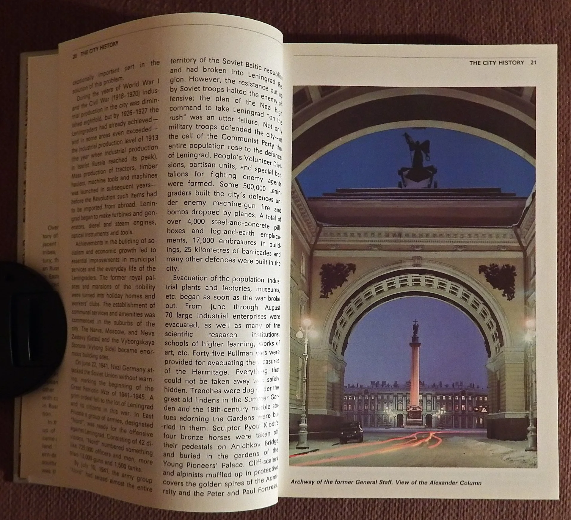 Книга. П. Канн. Ленинград. Путеводитель. На английском языке. 1984 год - миниатюра 2