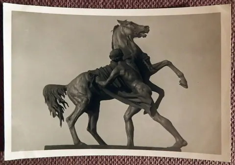 Открытка. Ленинград. Скульптура на Аничковом мосту. 1954 год