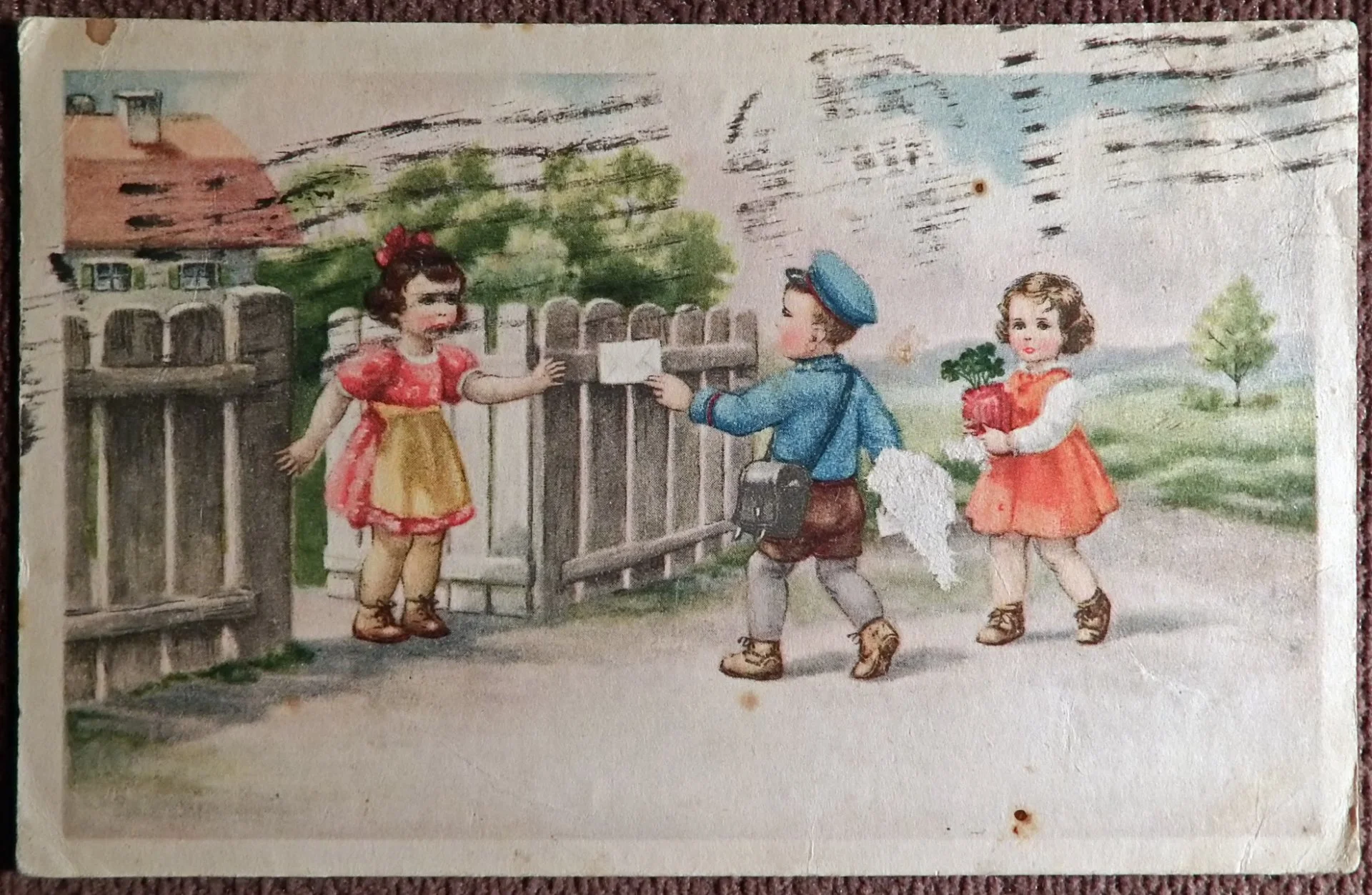 Открытка. Почтальон. Дети. 1930-е годы - изображение 1