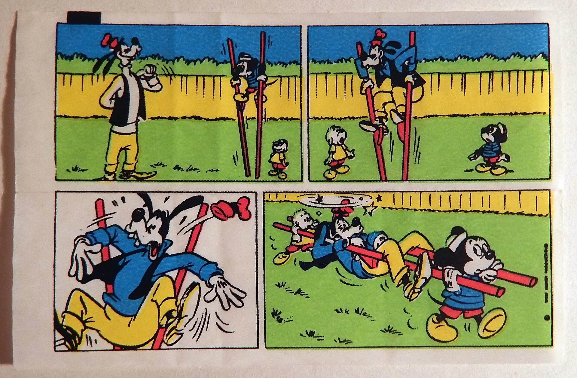 Вкладыш от жевательной резинки Donald. Дональд. Дисней. Микки Маус. Собака Гуфи. 1980-е годы - изображение 1