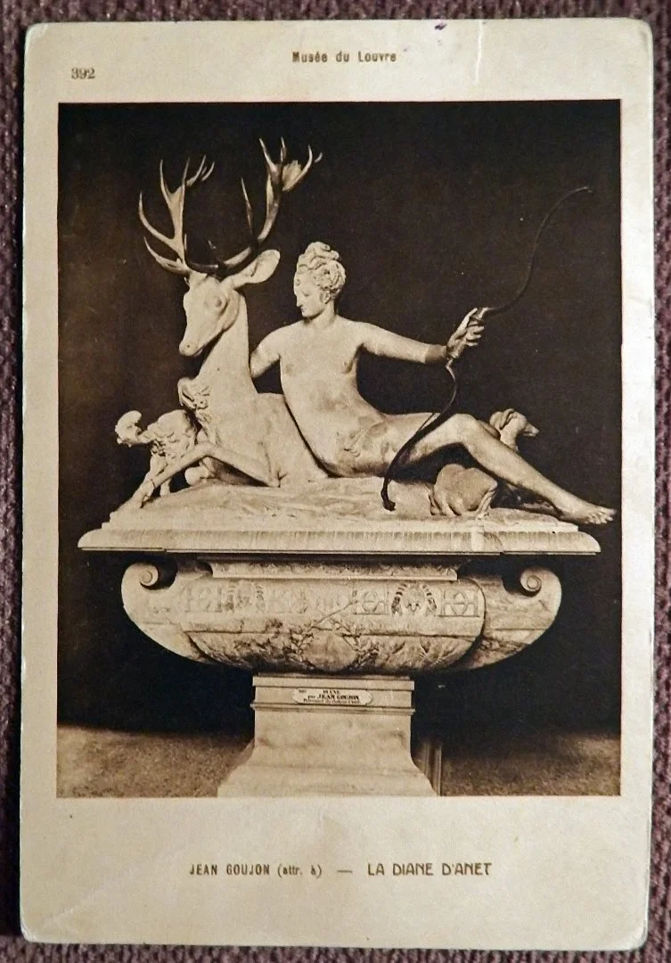 Антикварная открытка. Лувр. Ж. Гужон. Диана с оленем. Скульптура. Франция - изображение 1