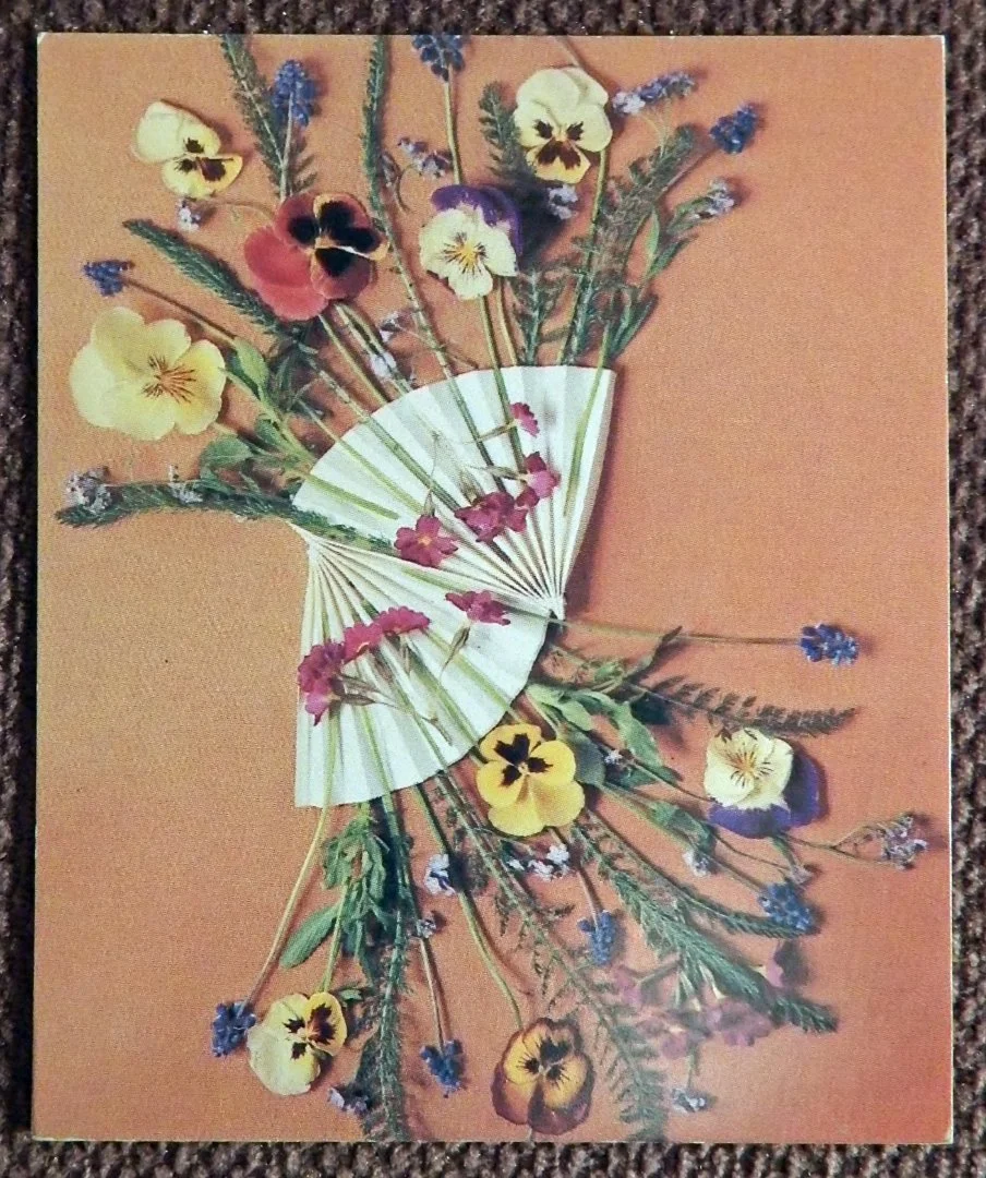 Мини-открытка. Анютины глазки. Композиция. Цветы. 1987 год - изображение 1