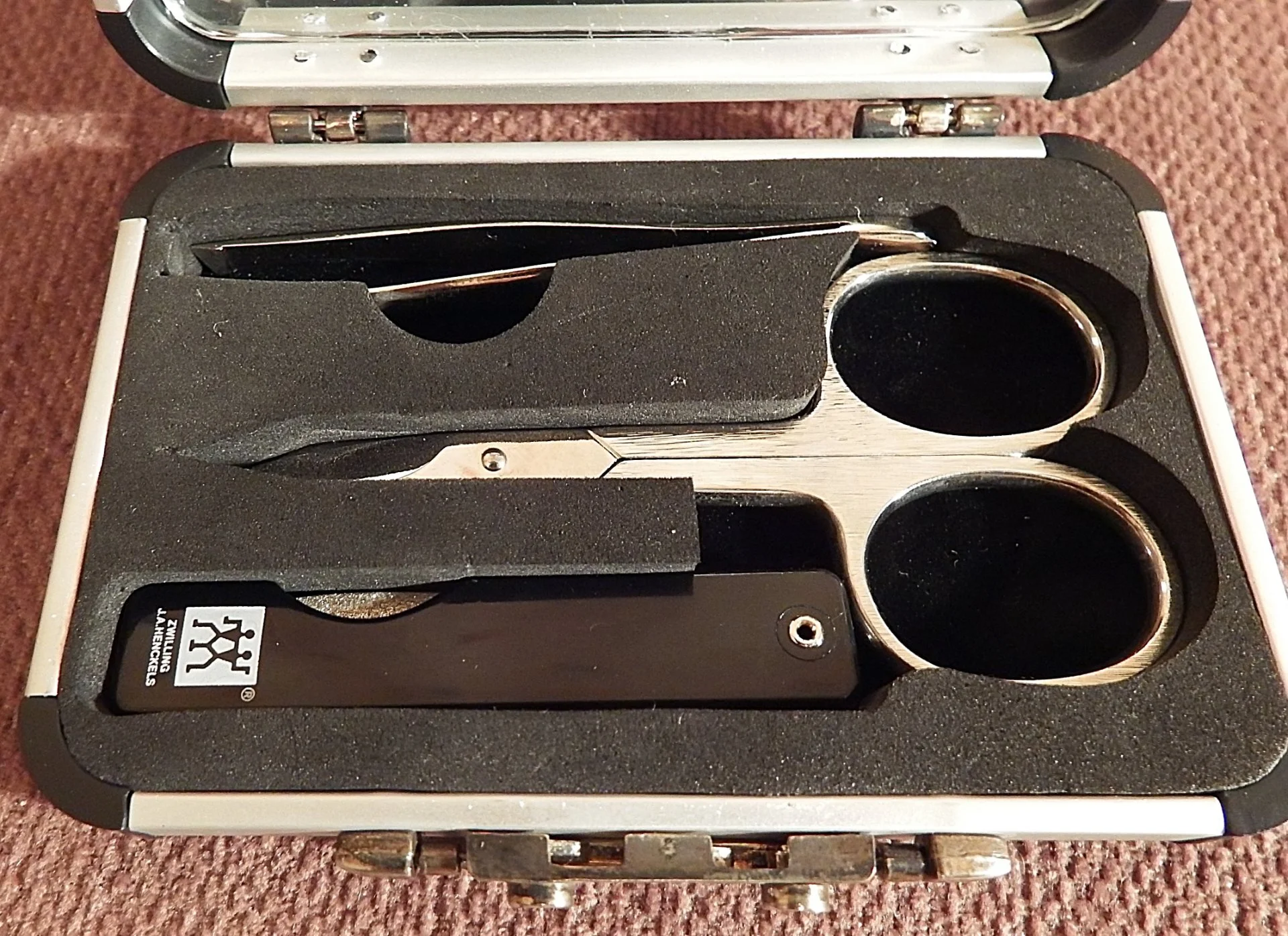 Набор маникюрный в алюминиевом футляре с зеркалом TWINOX ZWILLING. Германия. Новый - миниатюра 3